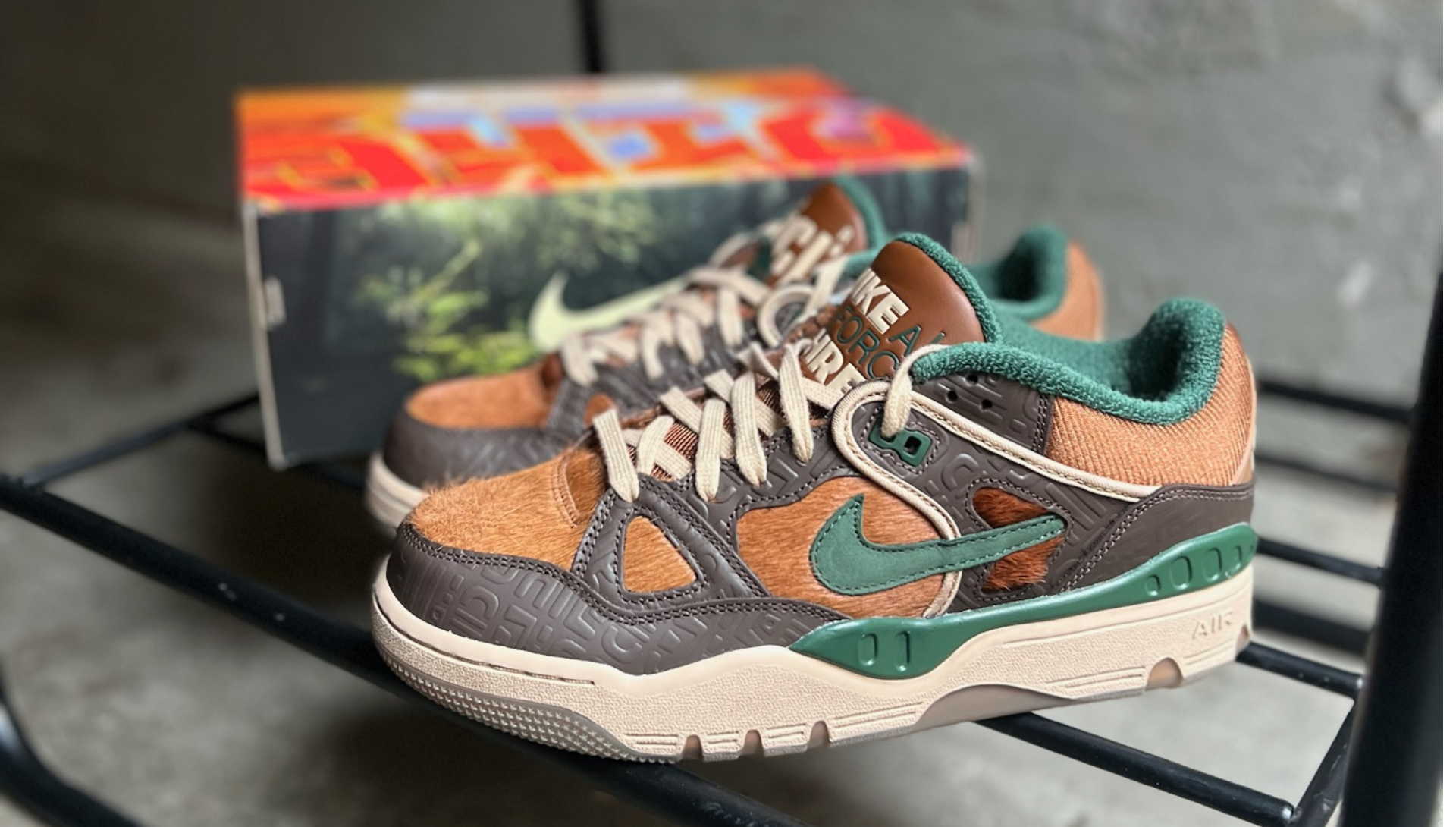 Second hand sneakers