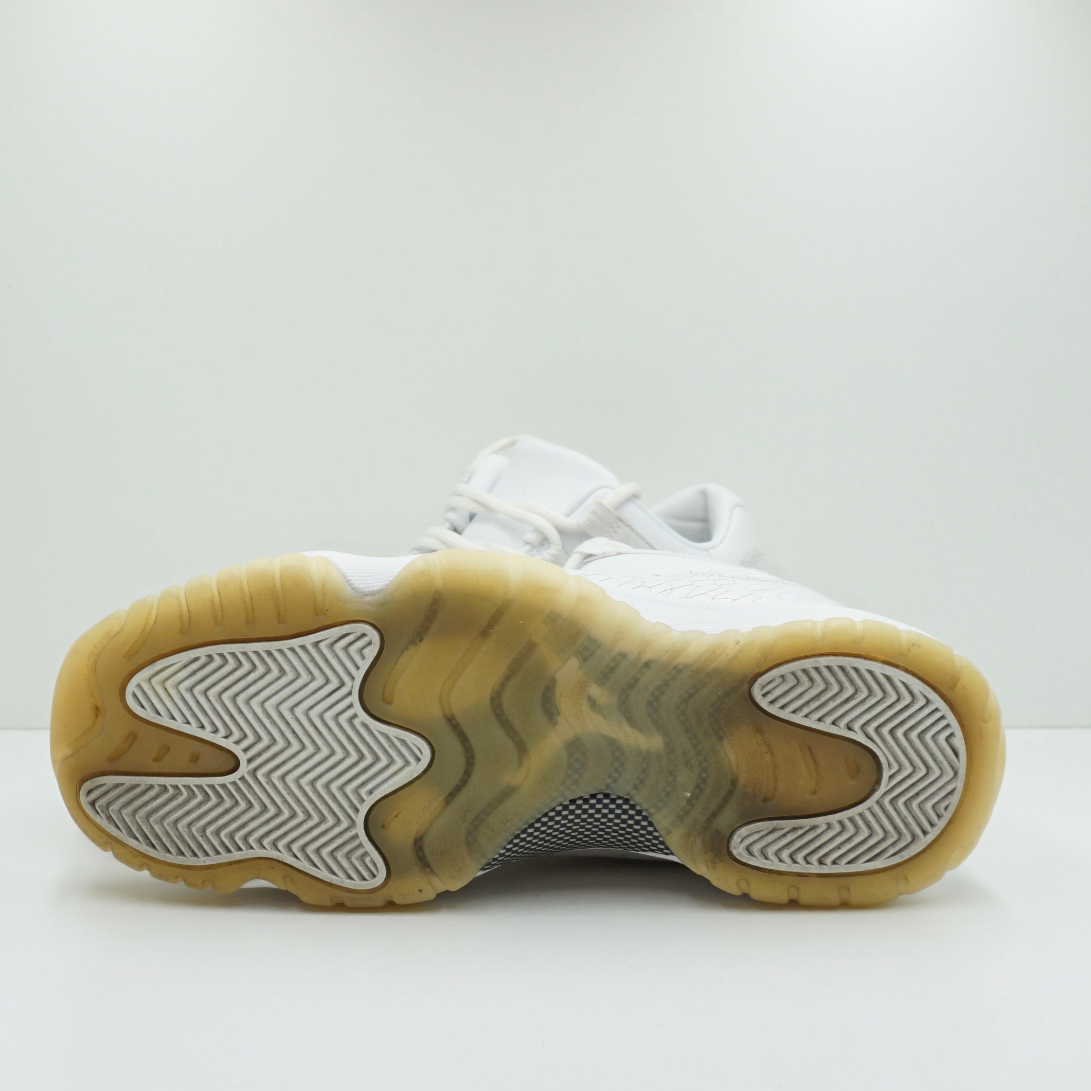 Jordan 11 Retro Low Heiress Pure Platinum (GS)