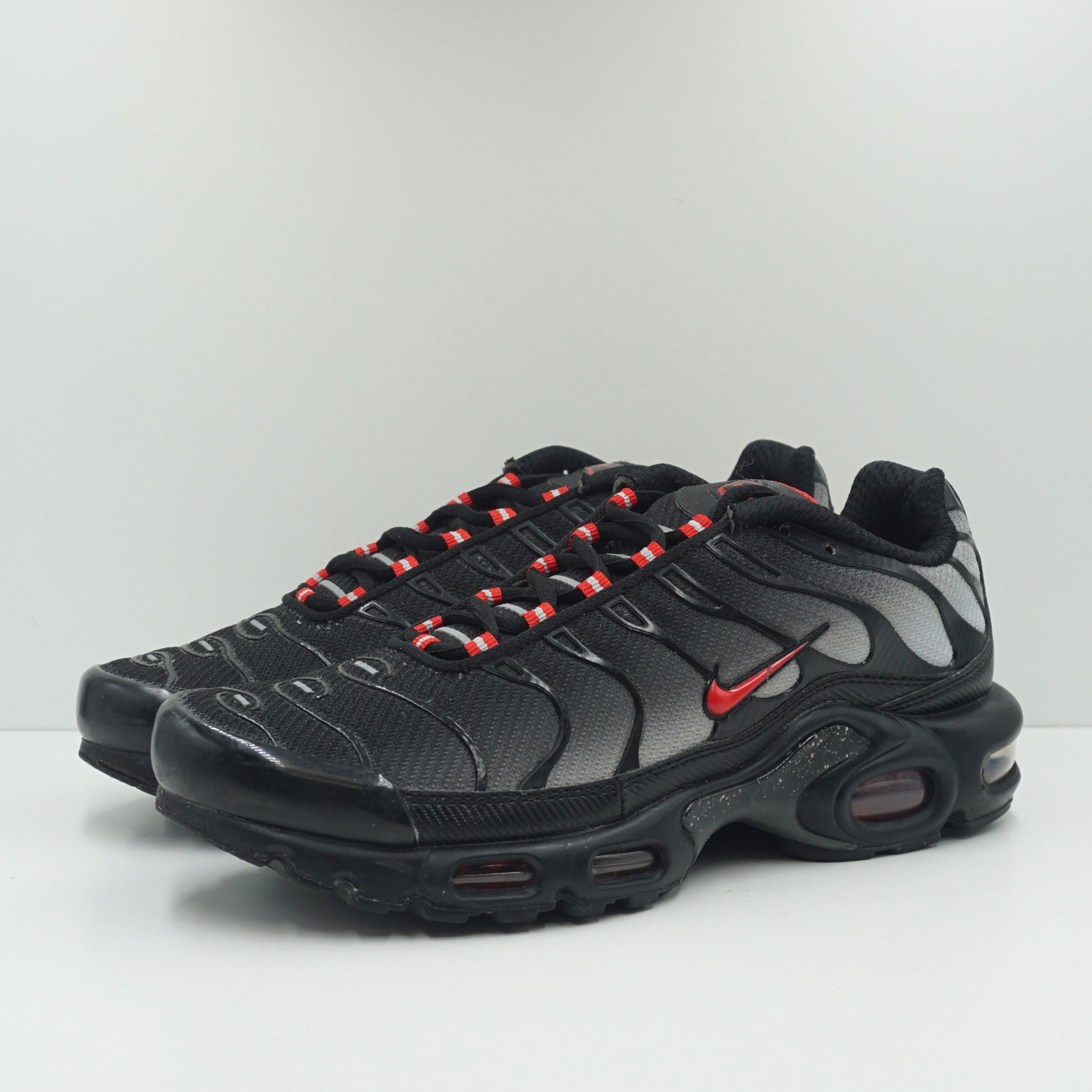 Nike Air Max Plus Black Gradient Red