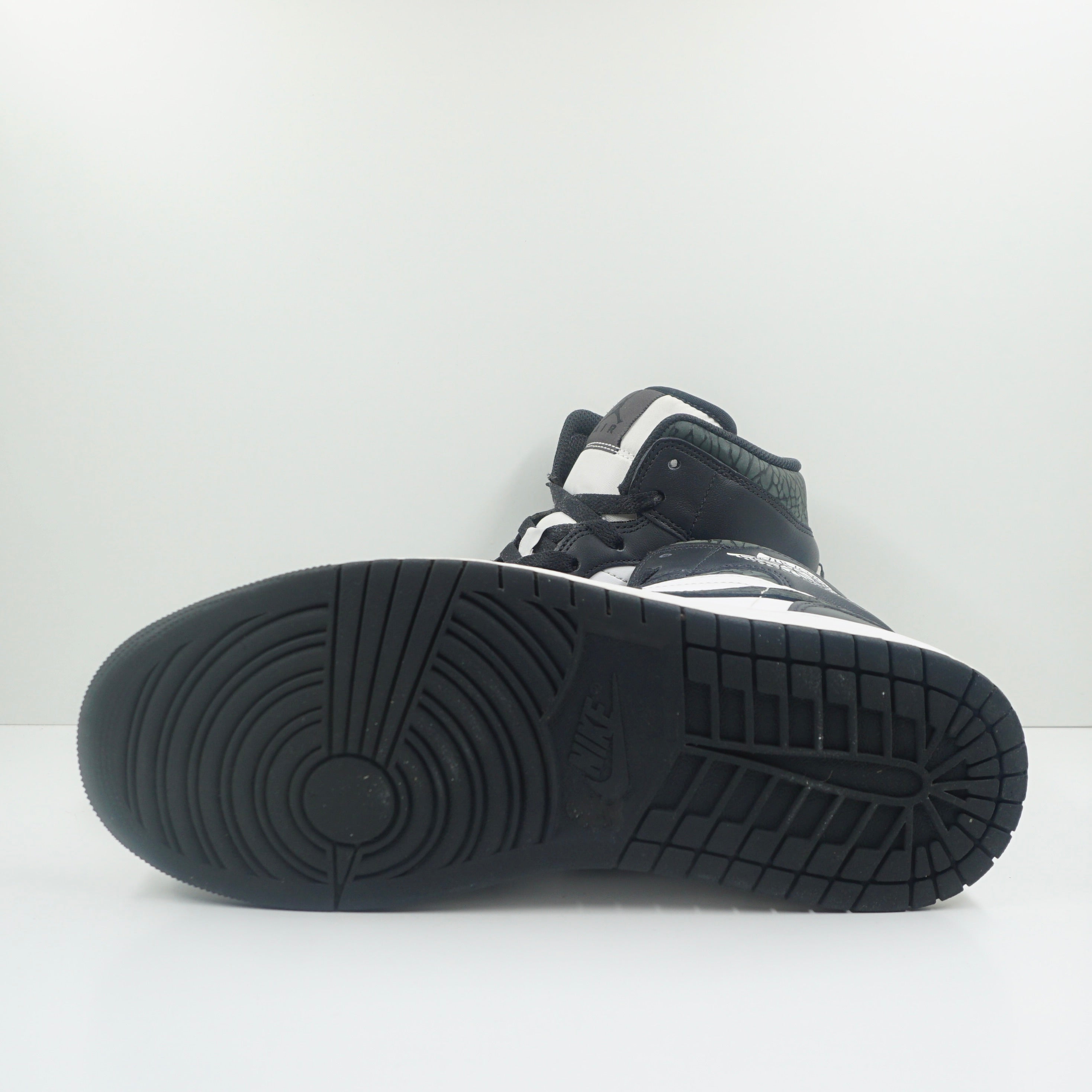 Jordan 1 Mid SE Panda Elephant