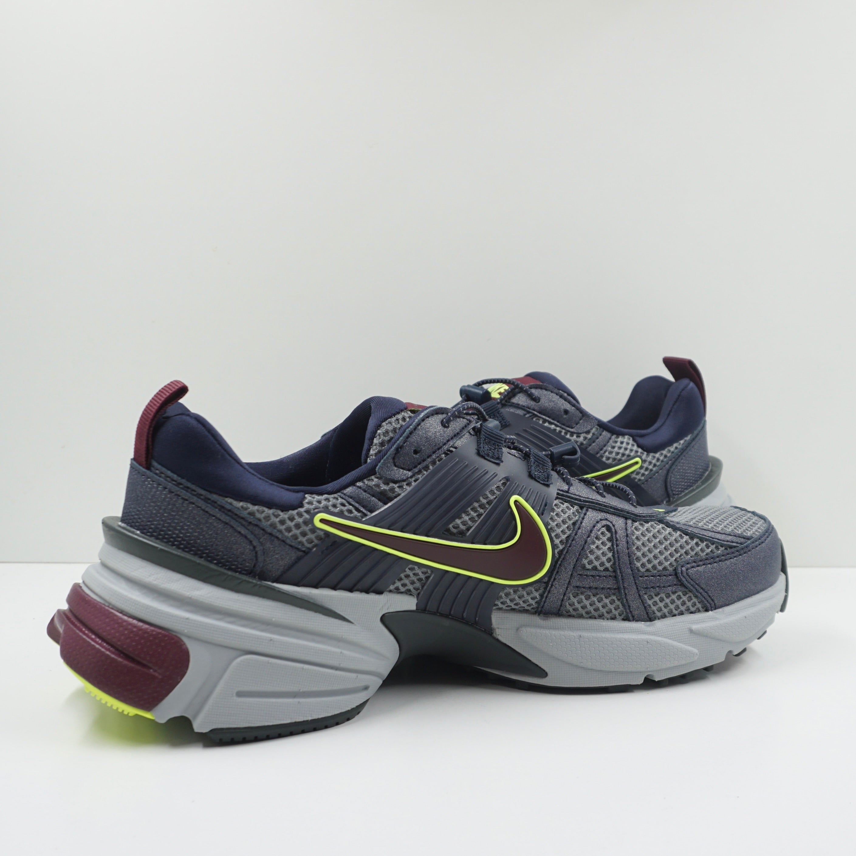 Nike V2K Run Luminous (W)