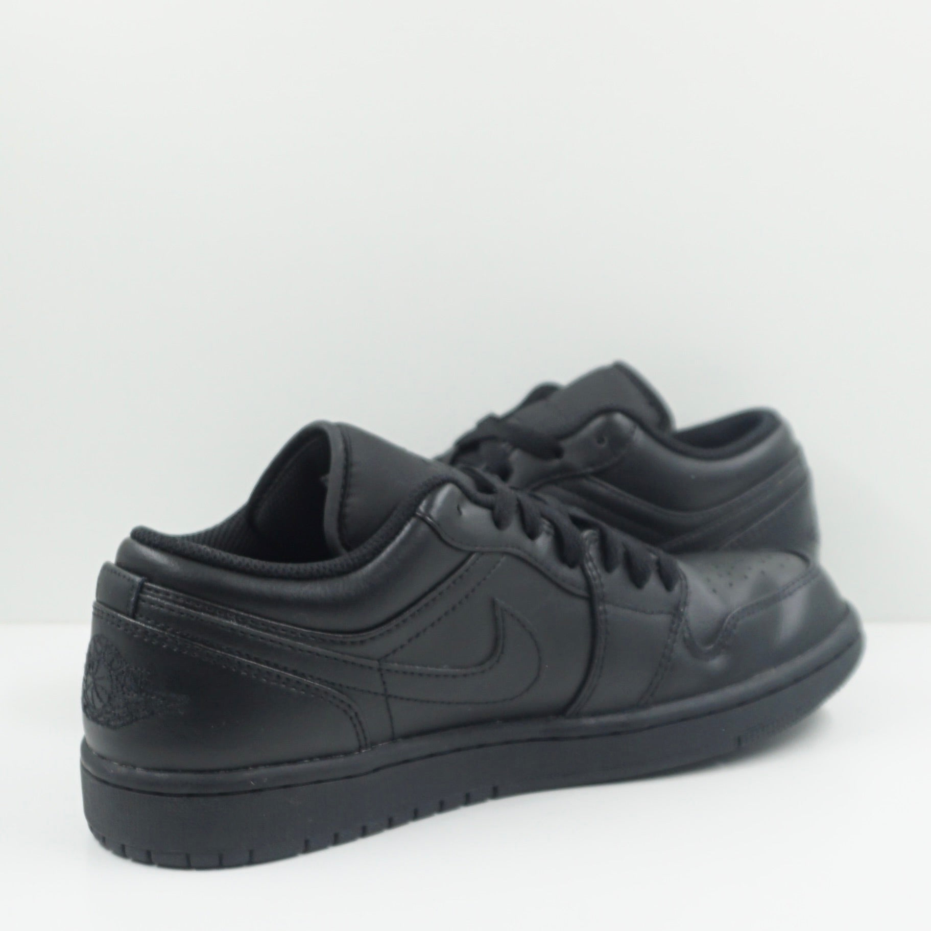Jordan 1 Low Triple Black