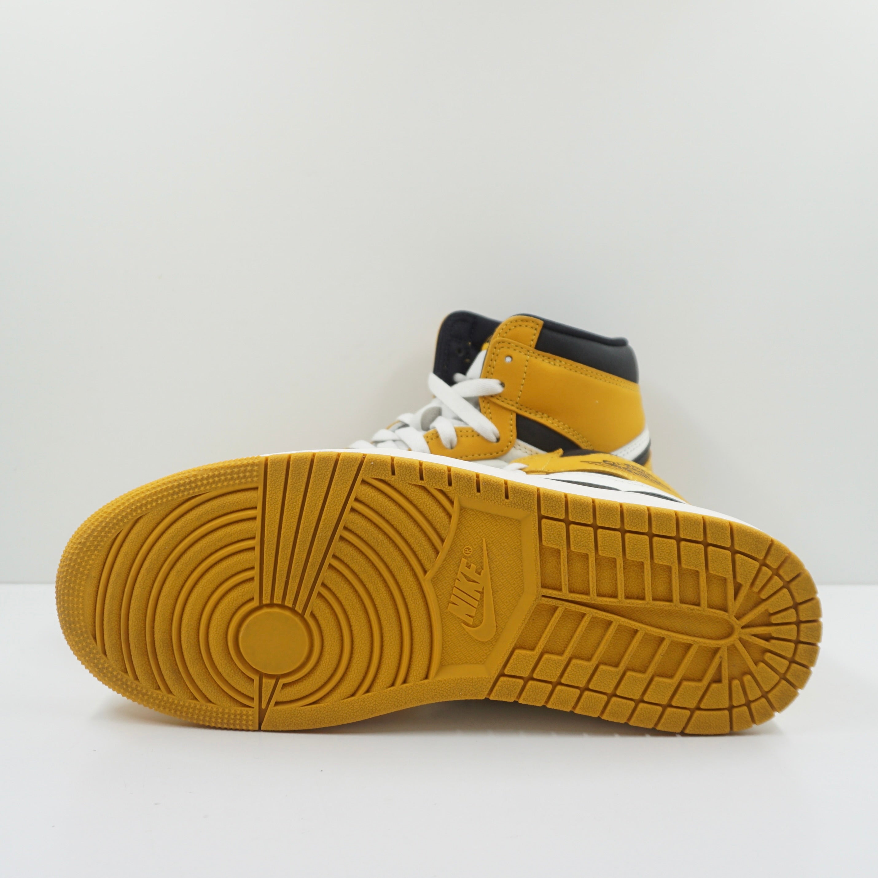 Jordan 1 Retro High OG Yellow Ochre