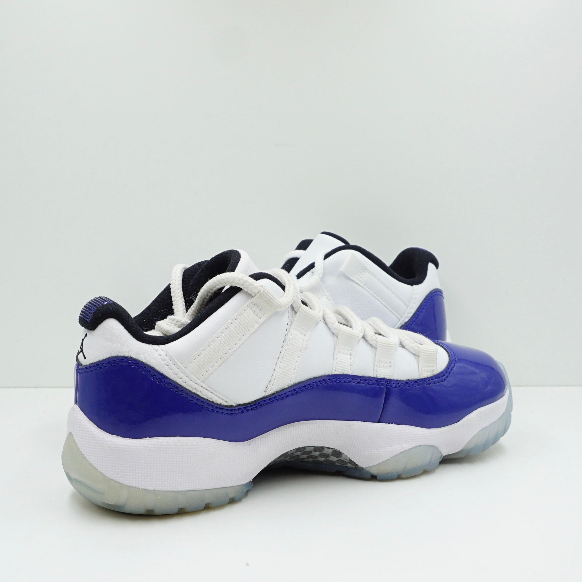 Jordan 11 Retro Low White Concord (W)