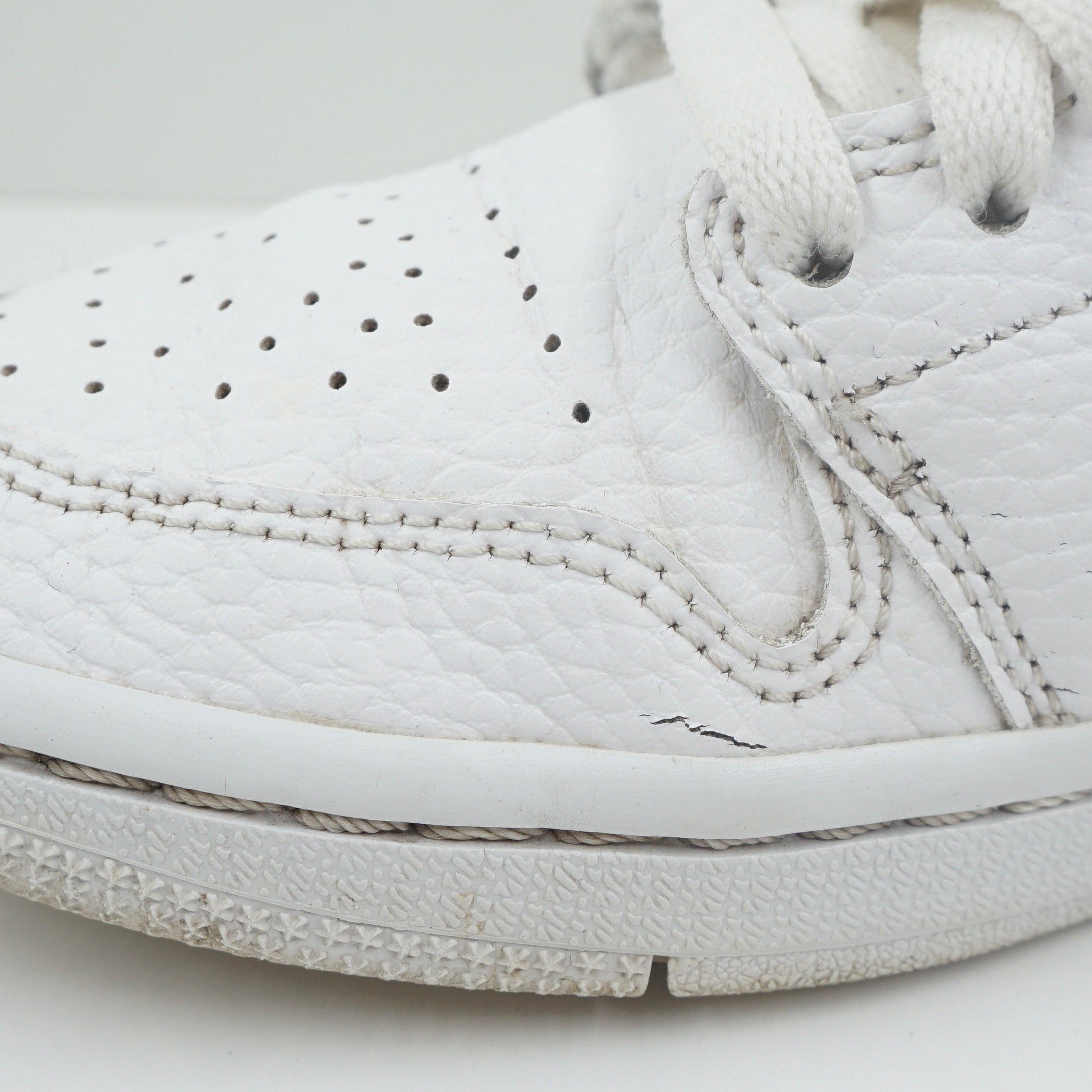 Jordan 1 Mid White University Red (W)