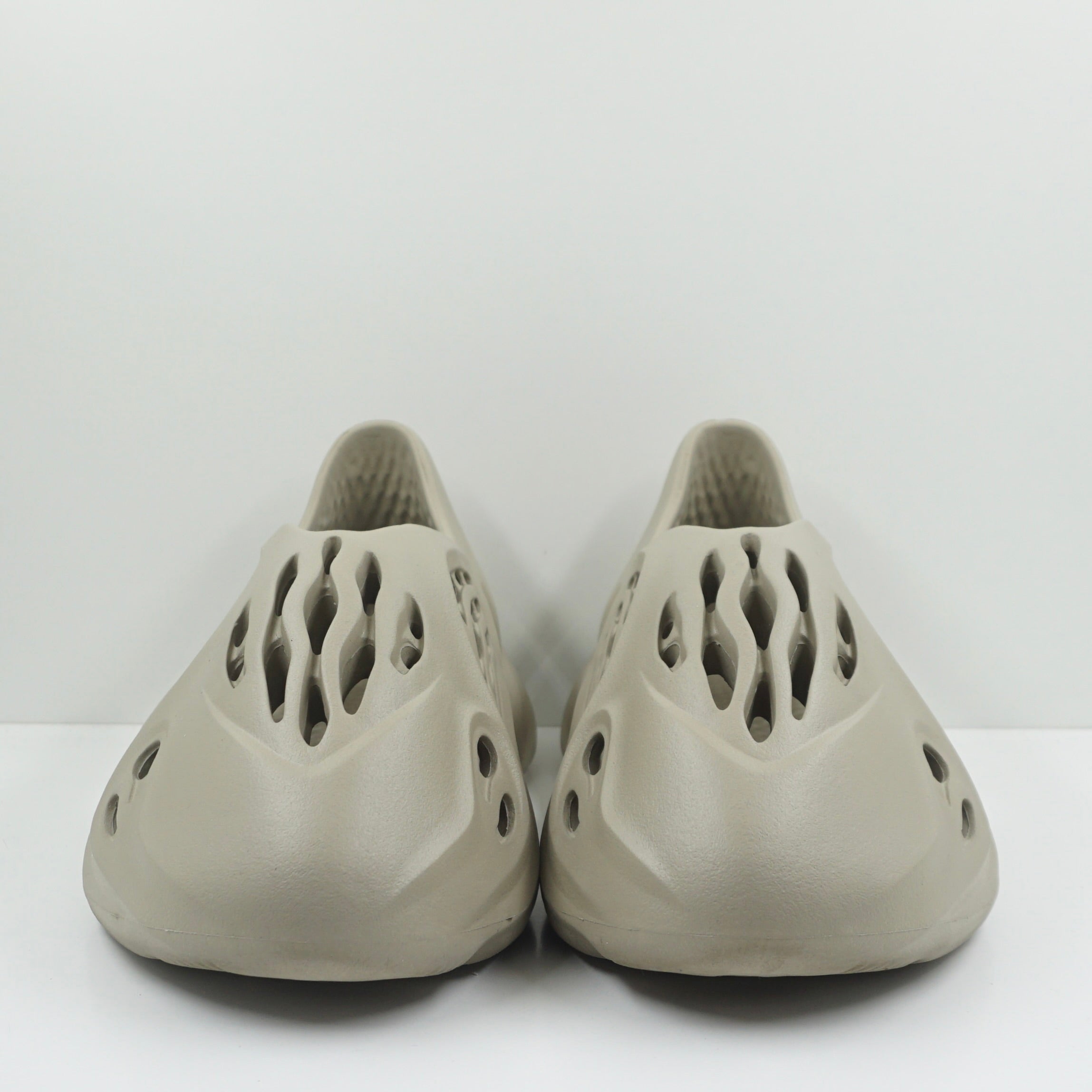 Adidas Yeezy Foam RNNR Stone Salt