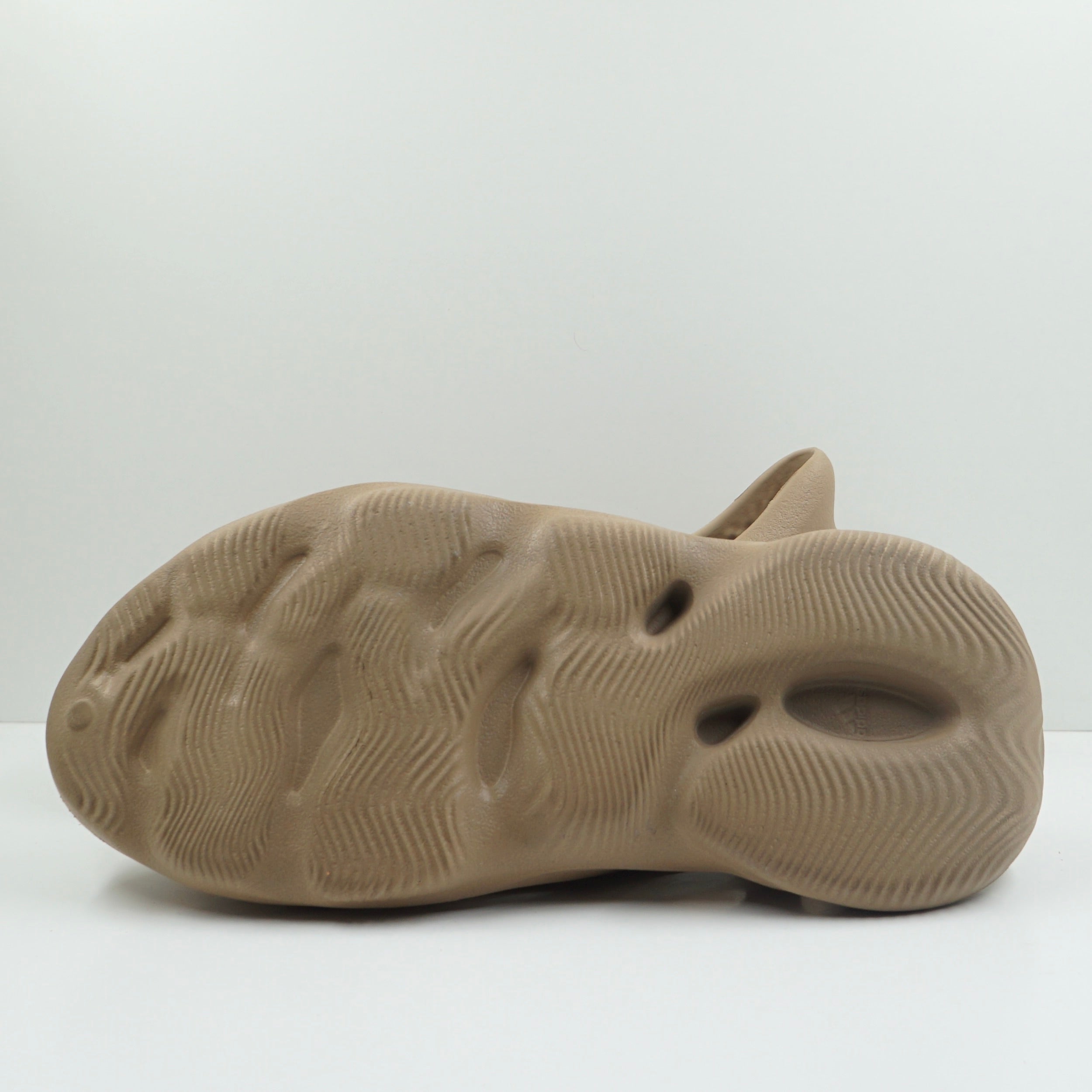 Adidas Yeezy Foam RNNR Clay Taupe