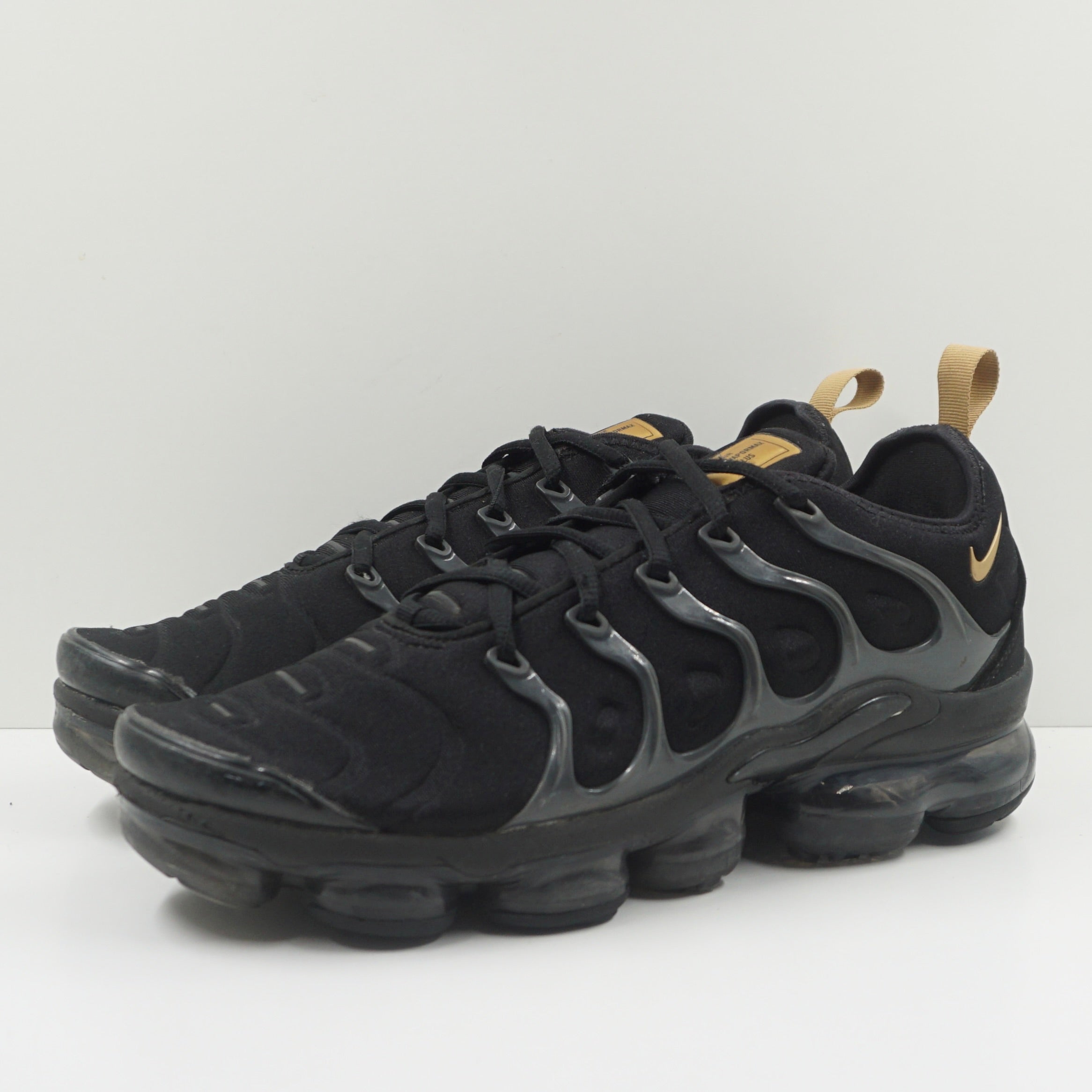 Nike Air VaporMax Plus Black Metallic Gold Anthracite