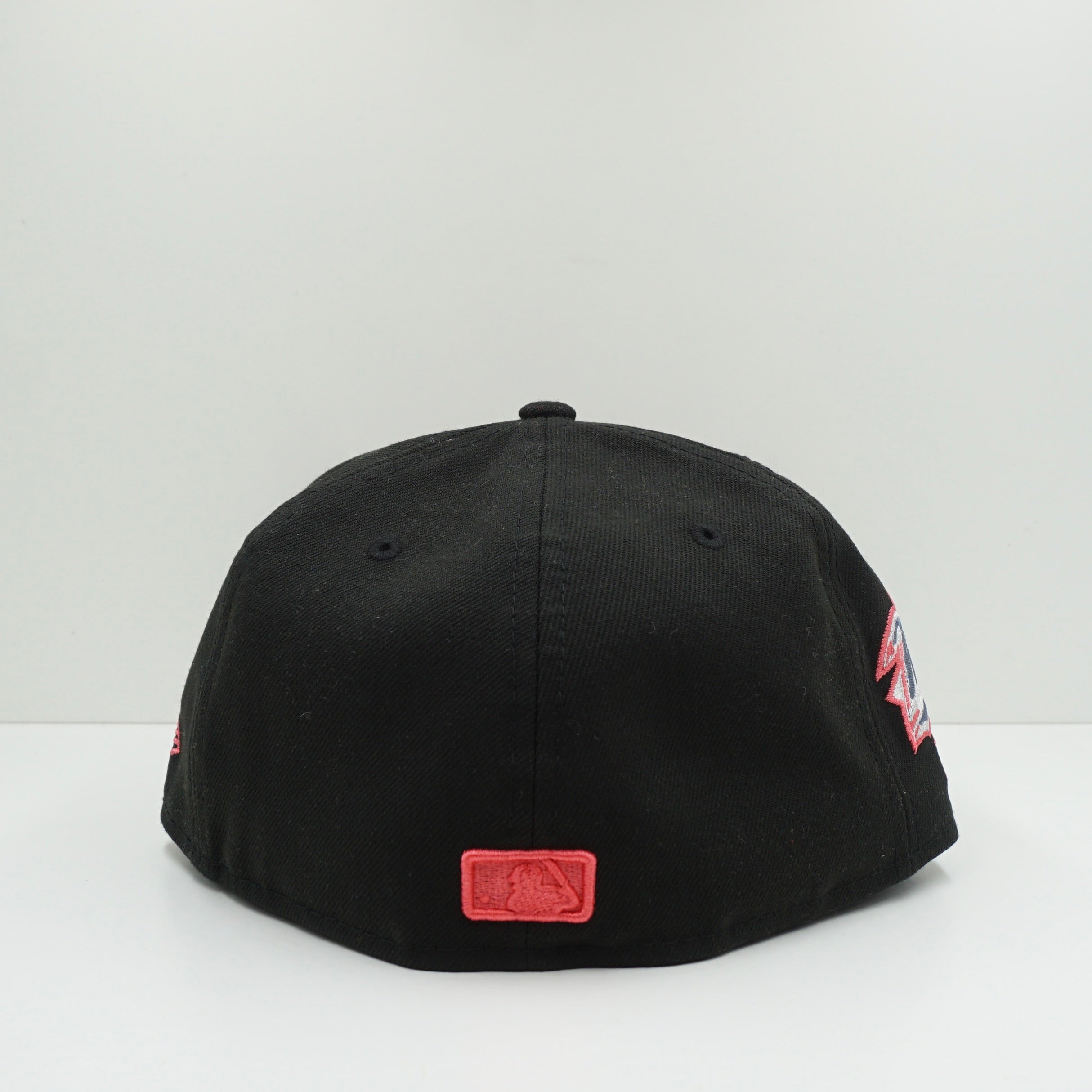 New Era New York Yankees World Series Black/Pink Fitted Cap