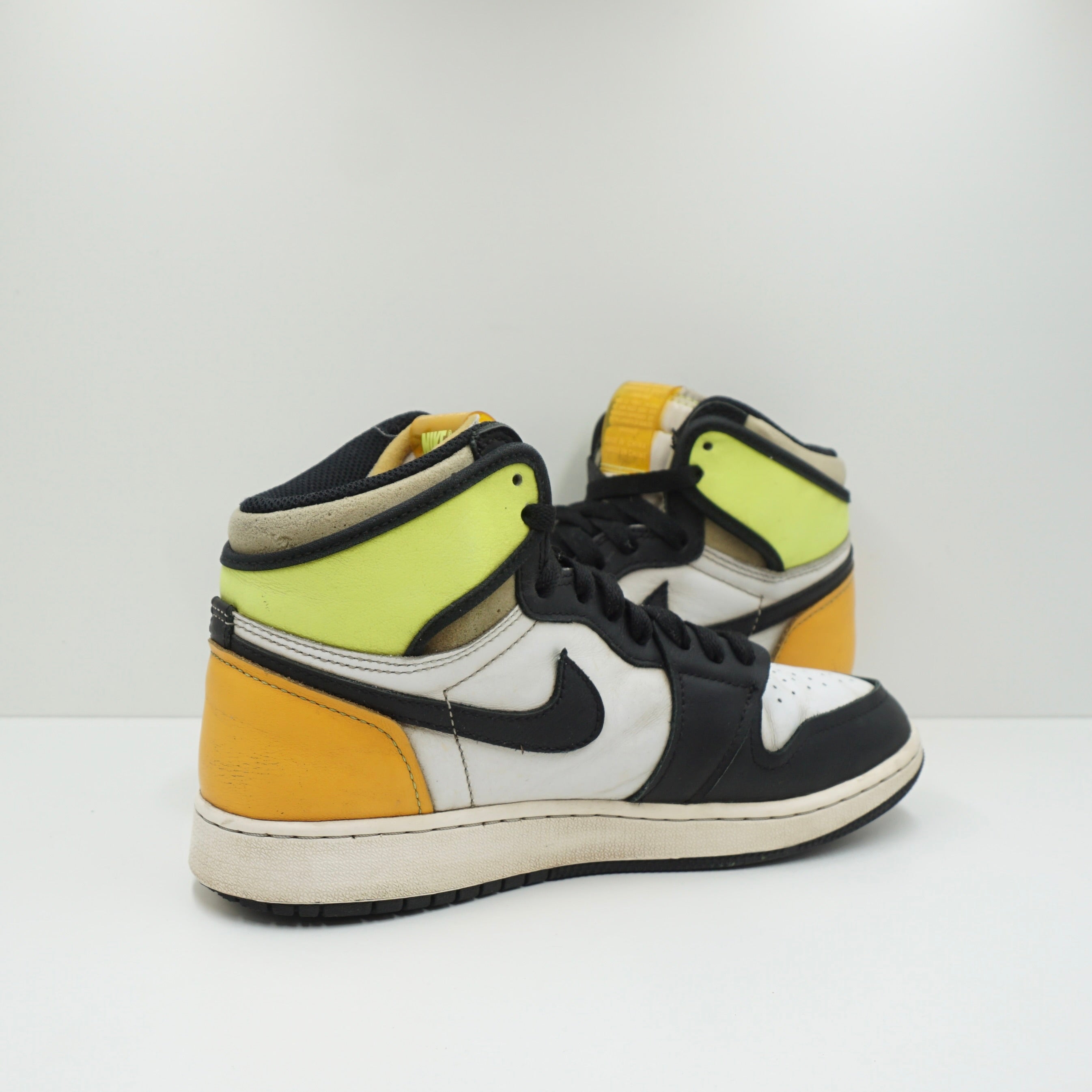 Jordan 1 Retro High White Black Volt University Gold (GS)