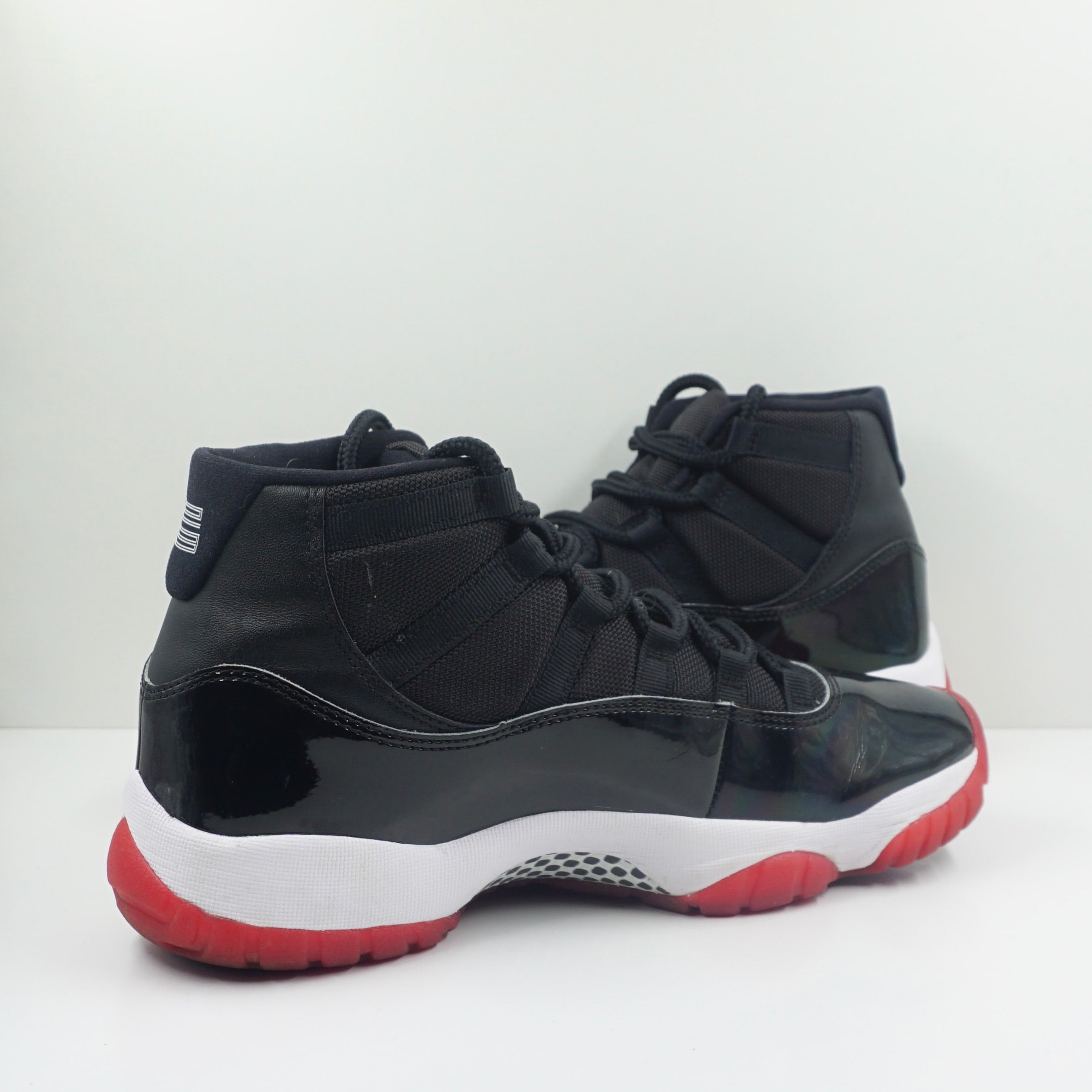 Jordan 11 Retro Playoffs Bred (2019)