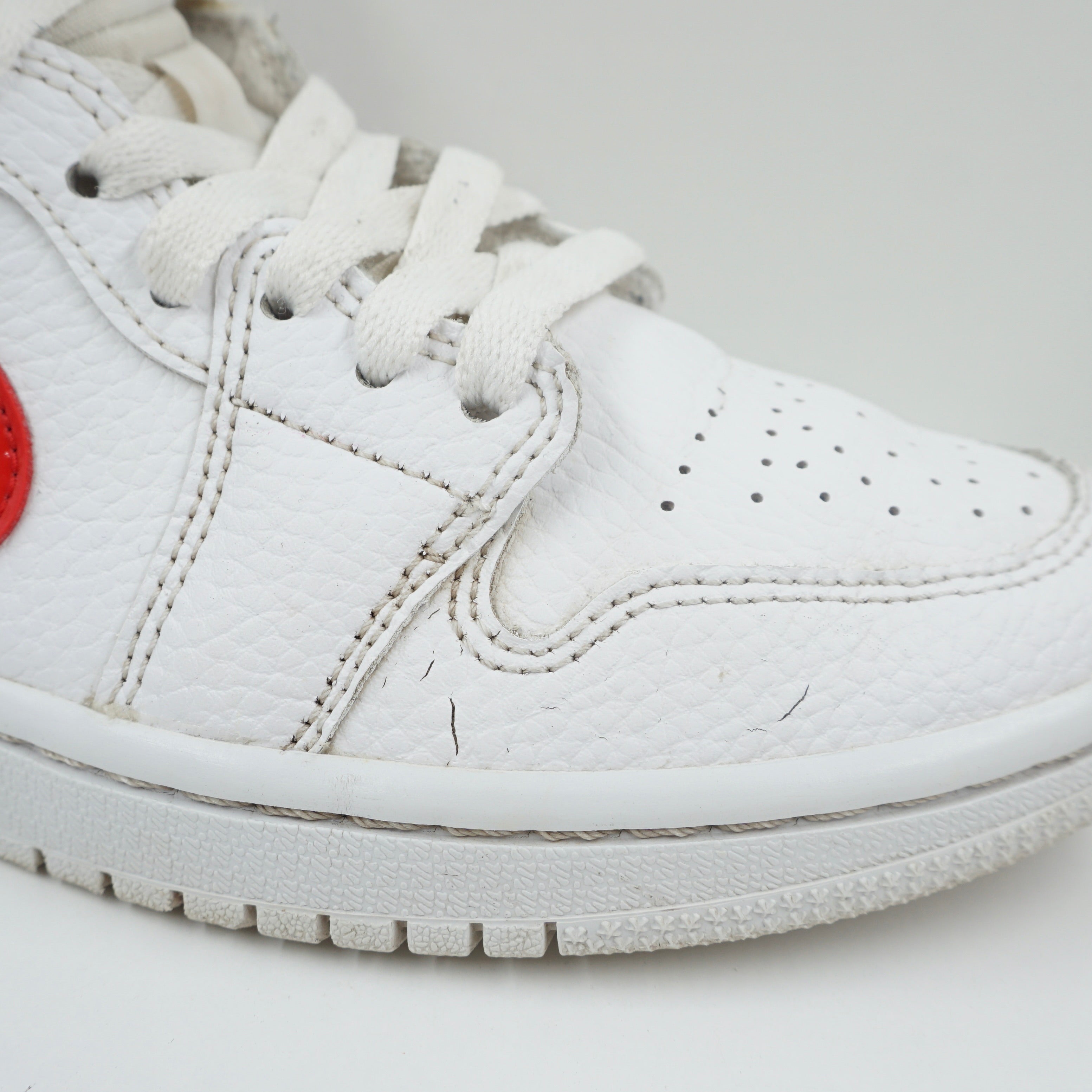 Jordan 1 Mid White University Red (W)