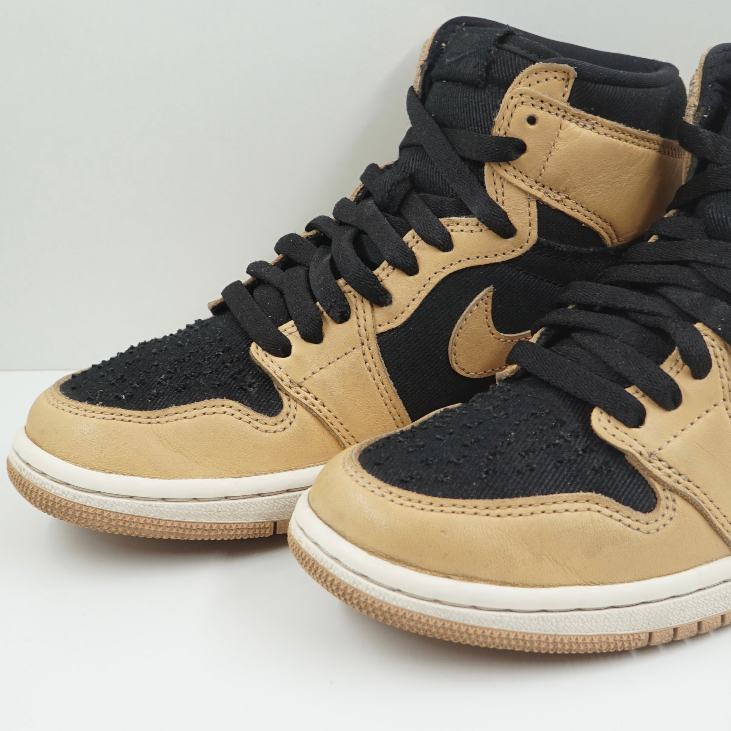 Jordan 1 Retro High OG Heirloom