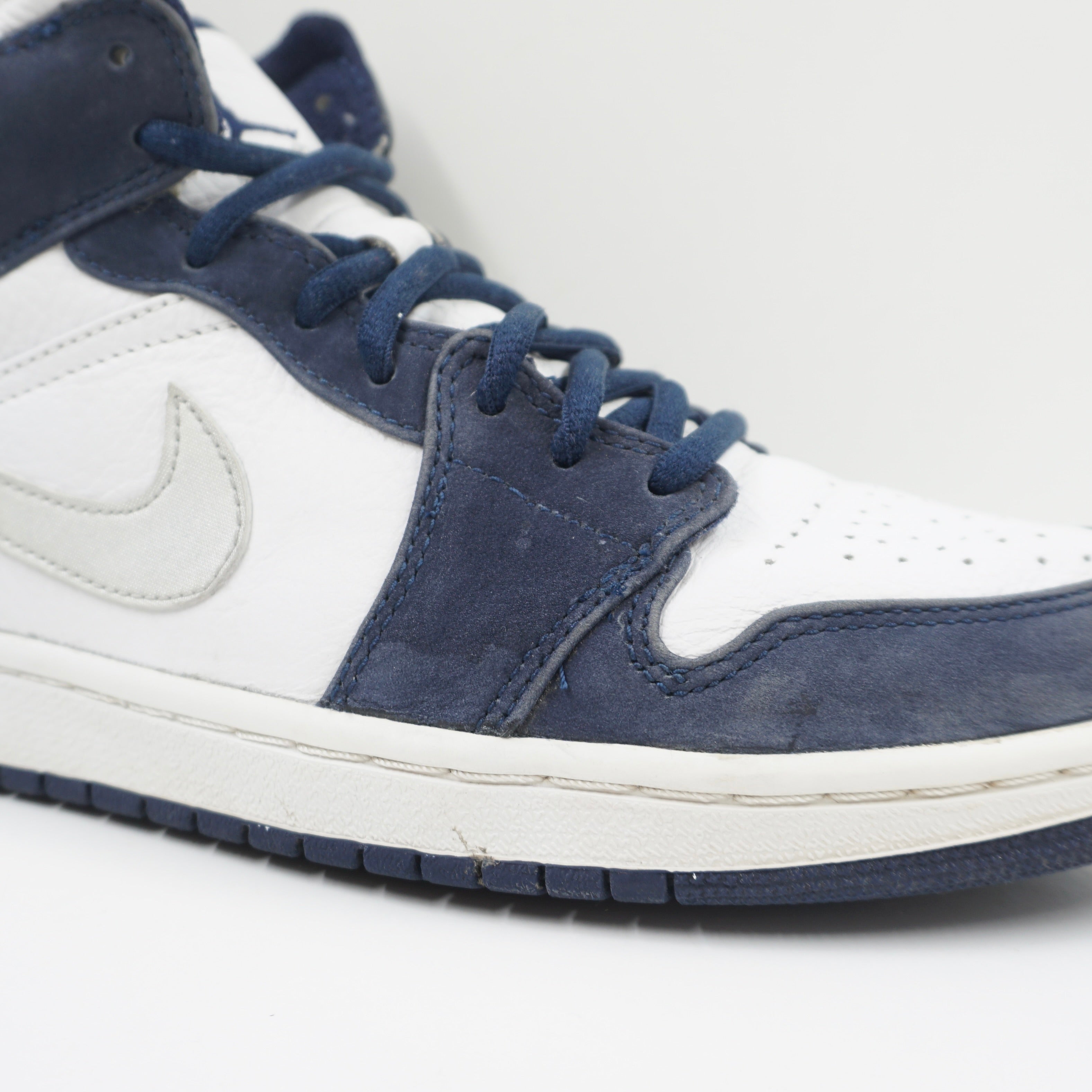 Jordan 1 Mid CO.JP Midnight Navy numbered (2001)