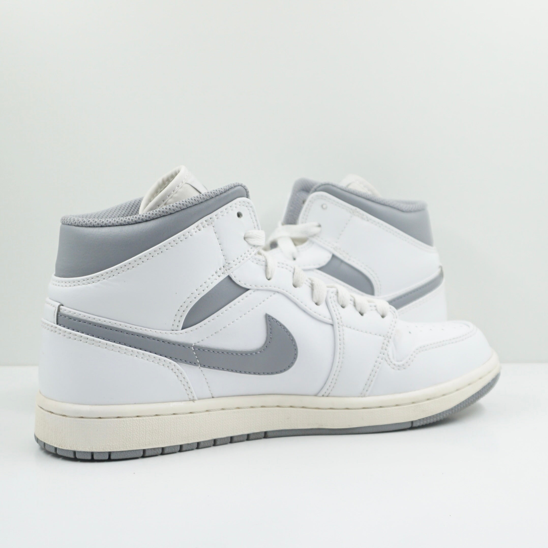 Jordan 1 Mid Neutral Grey