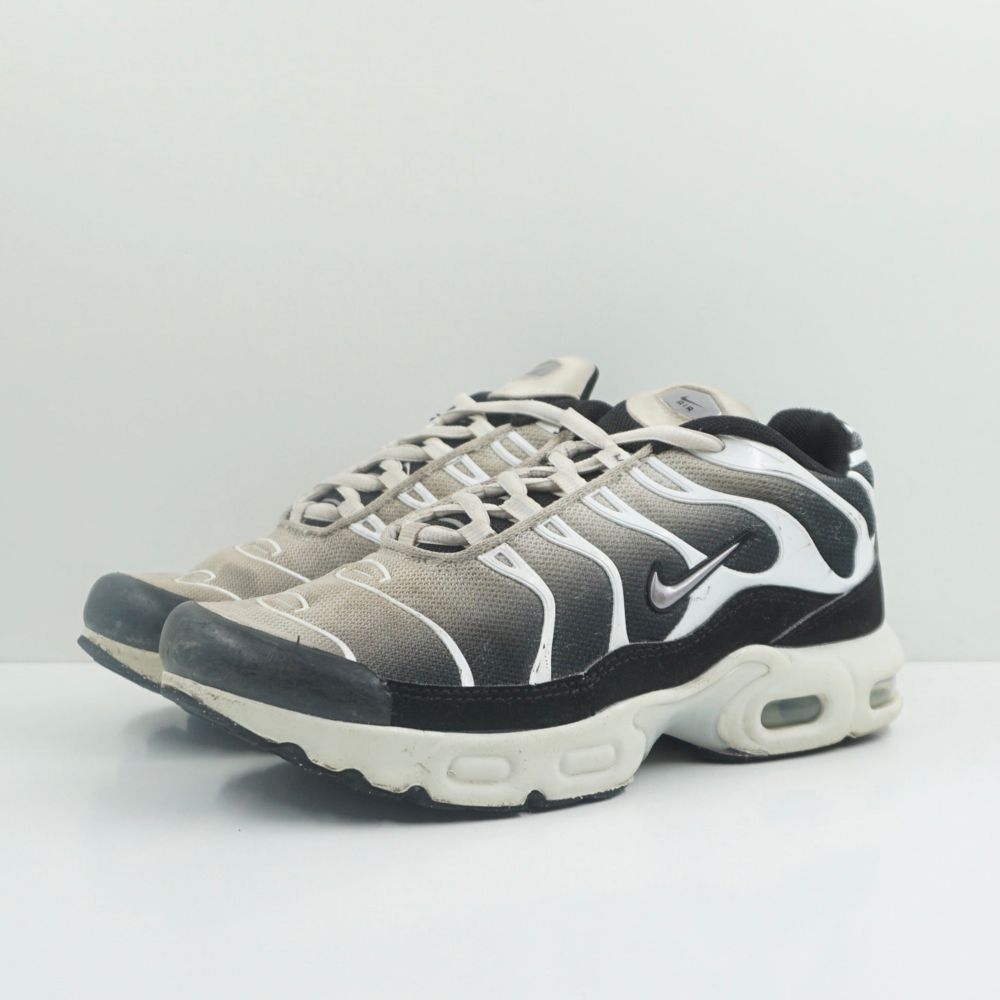 Nike Air Max PlusBlack White Sail Metallic Cool Grey (PS)