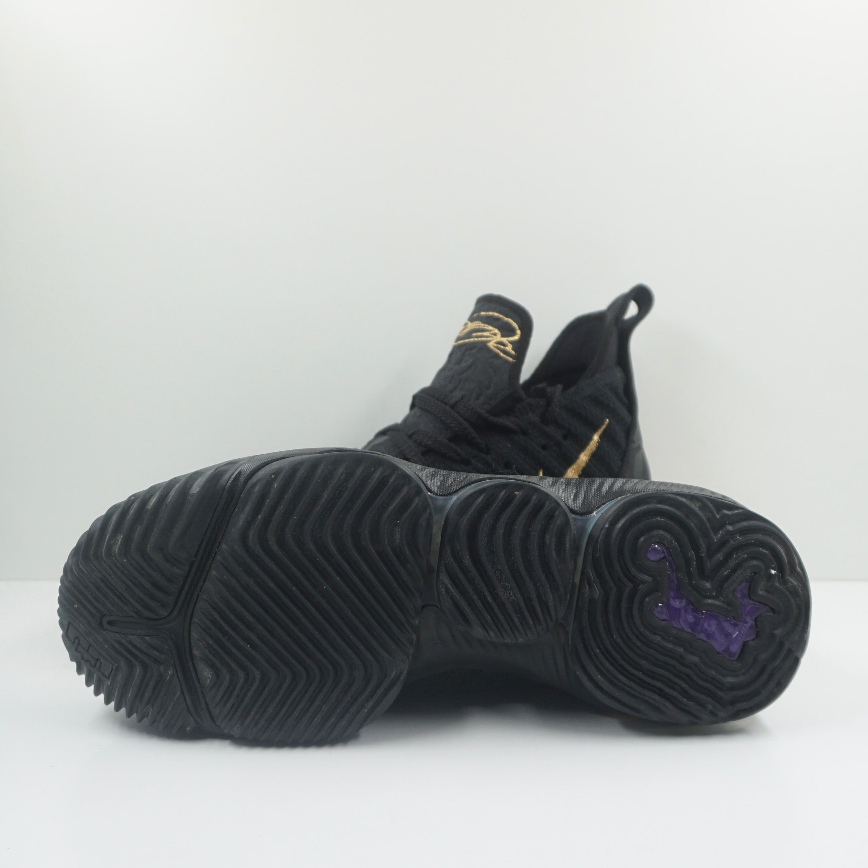 Nike LeBron 16 I'm King