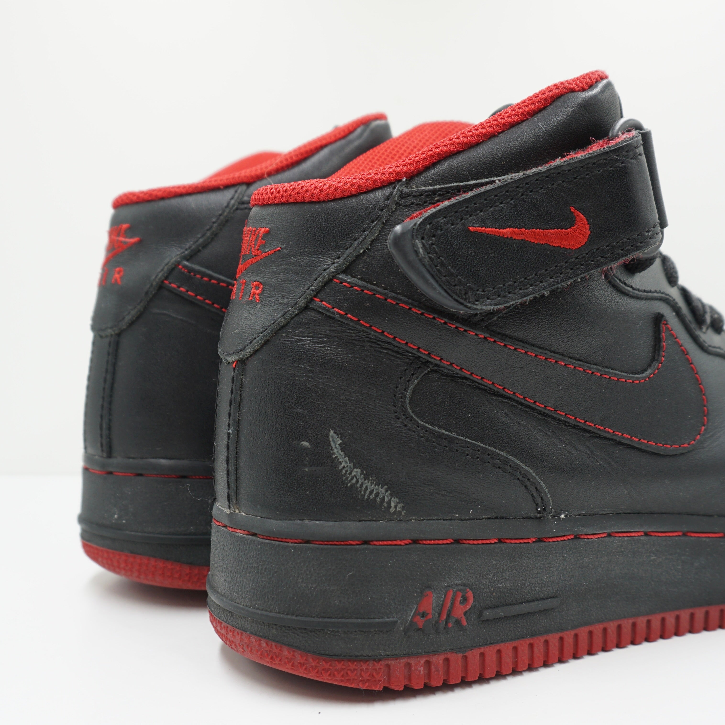 Nike Air Force 1 Mid Black Red