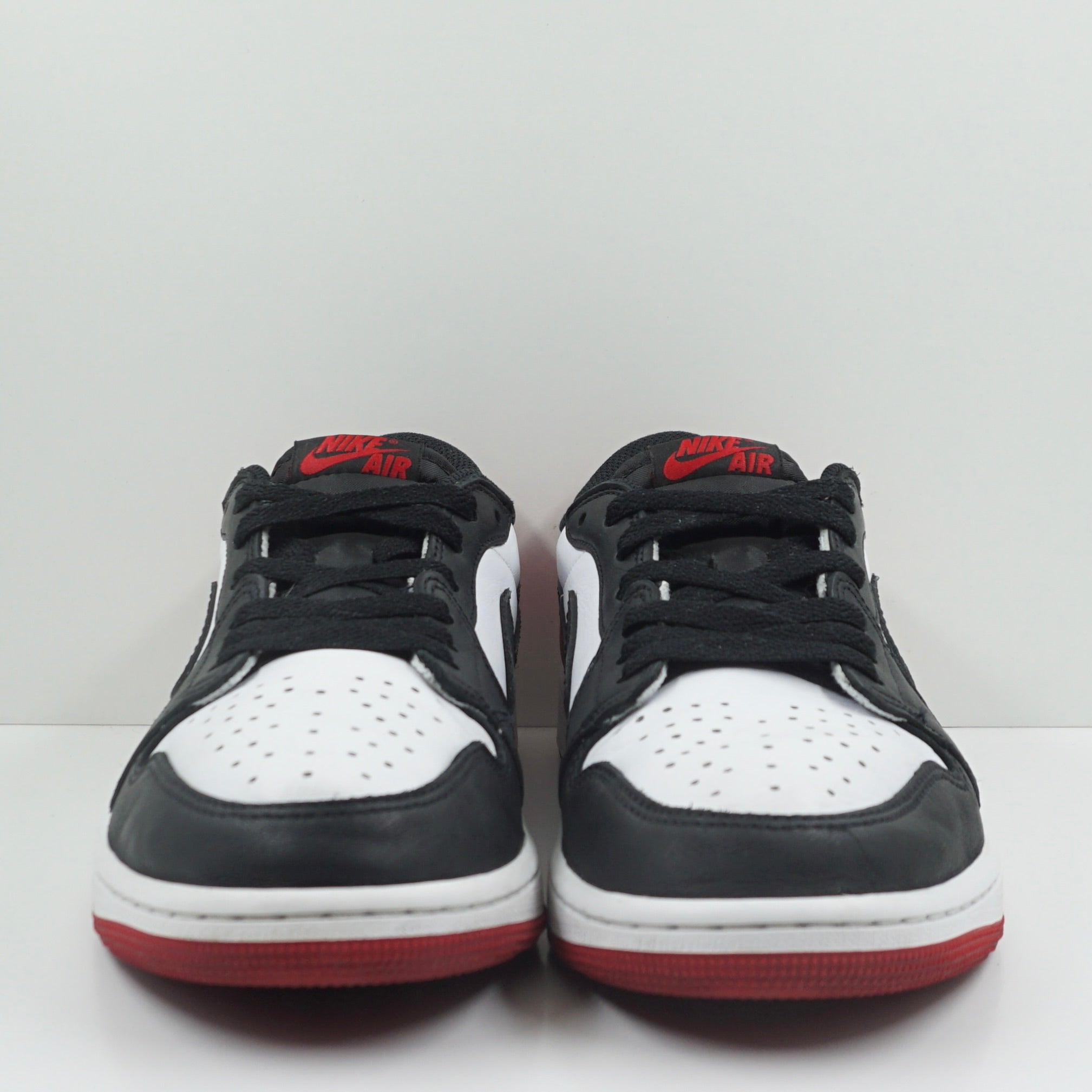 Jordan 1 Retro Low OG Black Toe (2023)