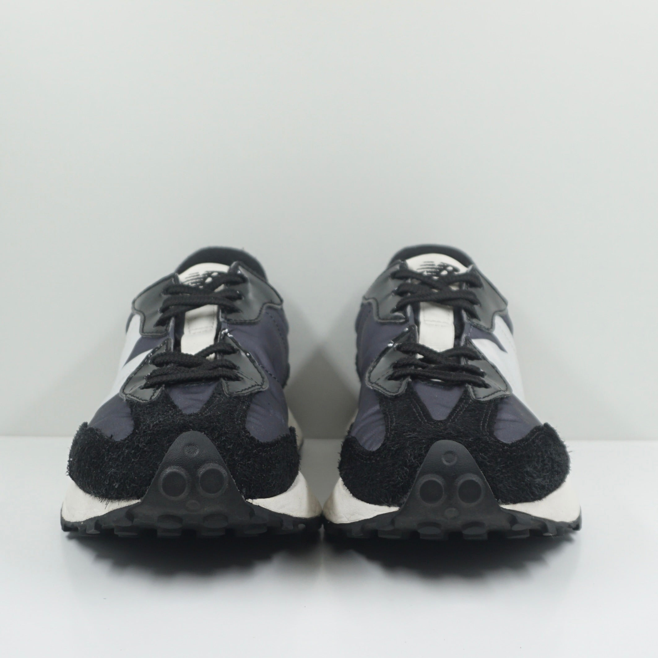 New Balance 327 Black Grey (W)