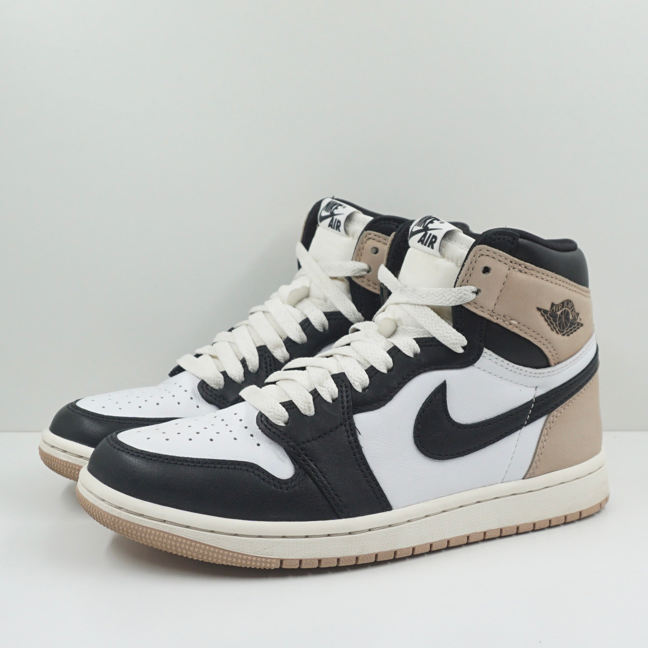Jordan 1 Retro High OG Latte (W)