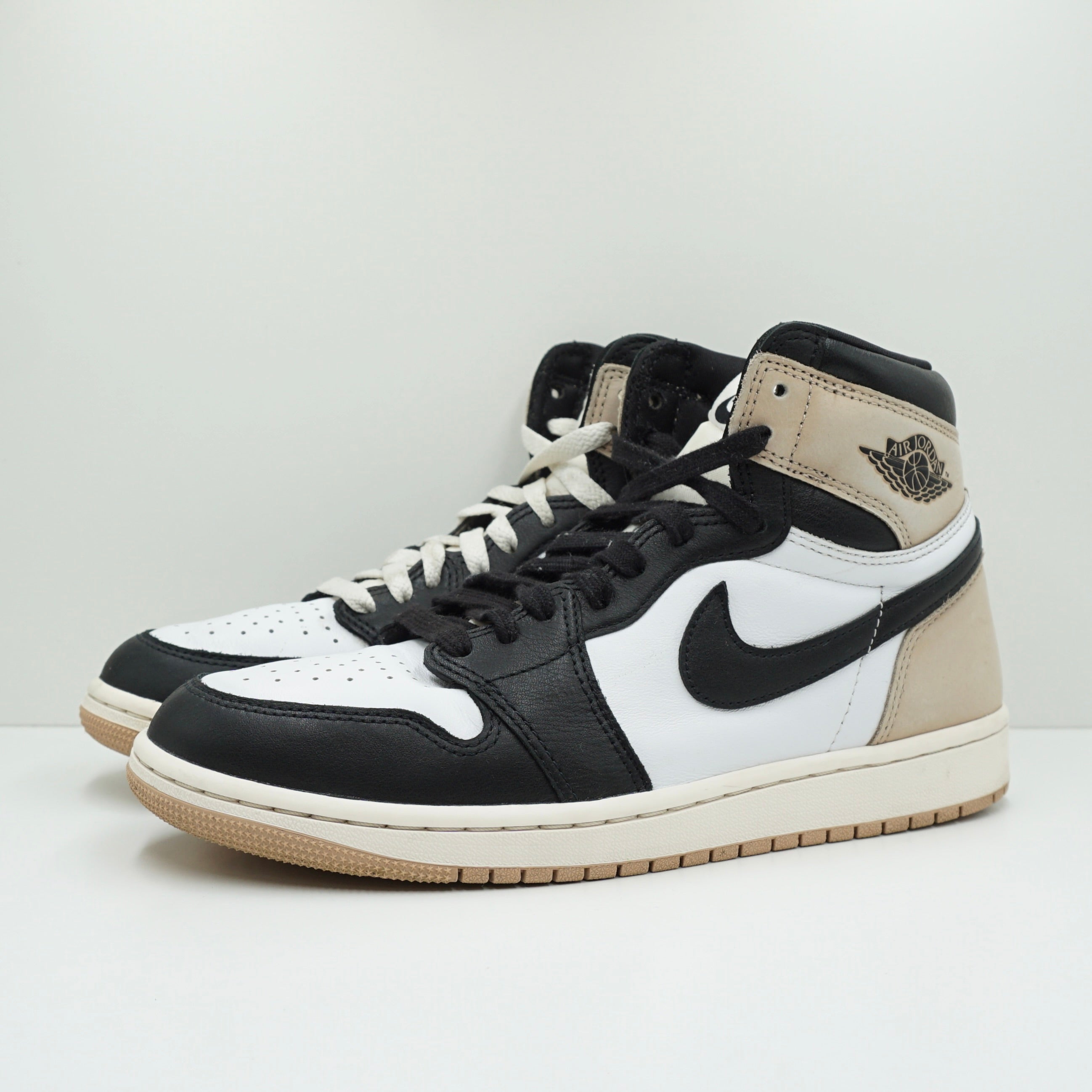 Jordan 1 Retro High OG Latte (W)