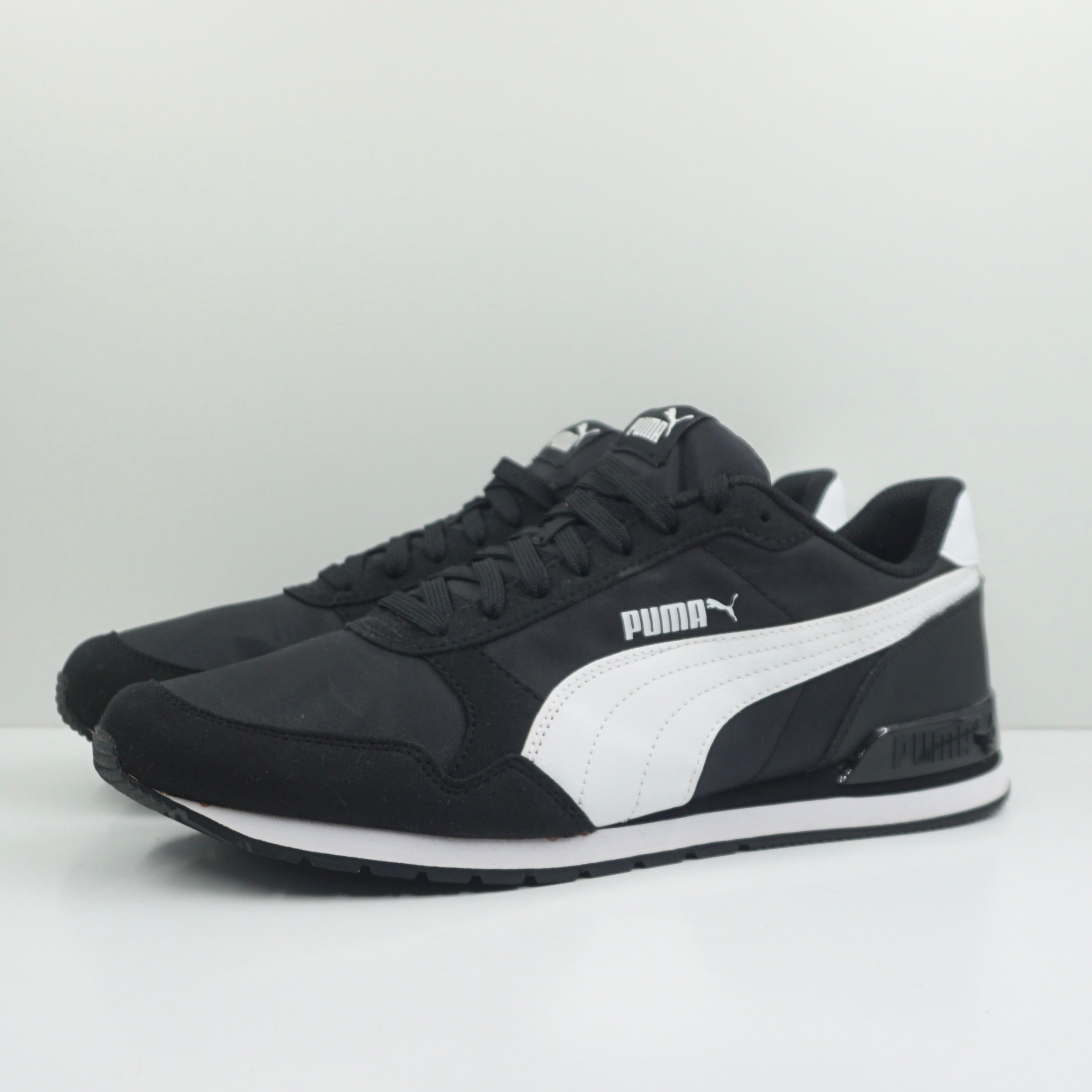 Puma ST Runner v2