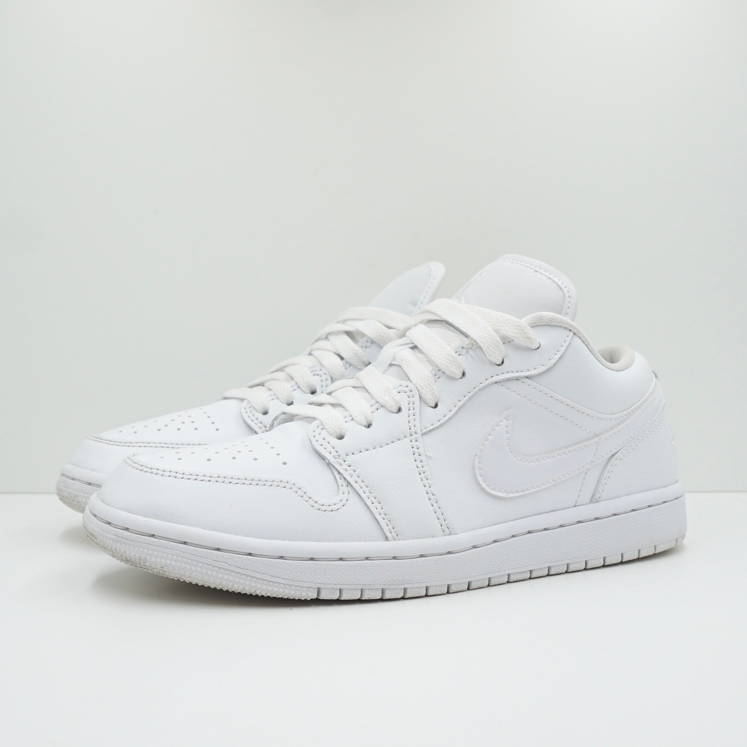 Jordan 1 Low Triple White (2022) (W)
