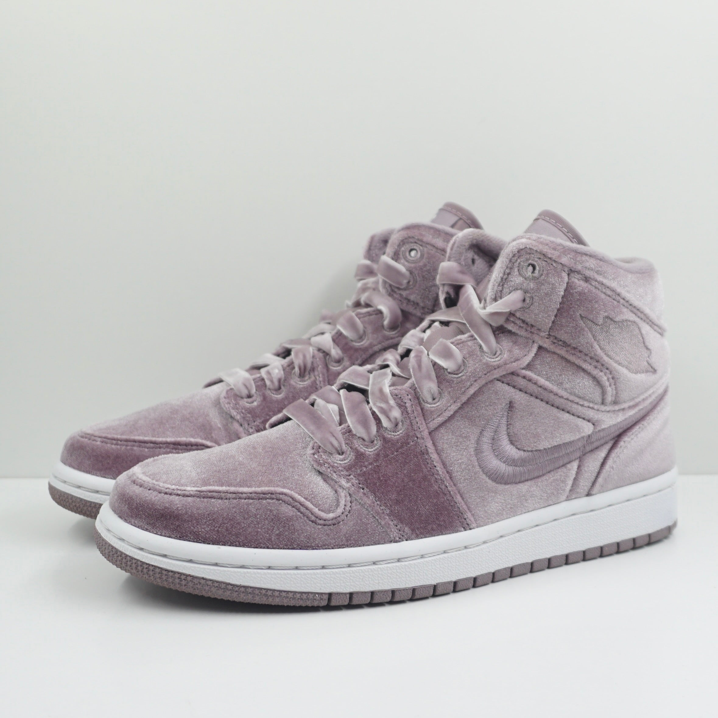 Jordan 1 Mid SE Purple Velvet (W)