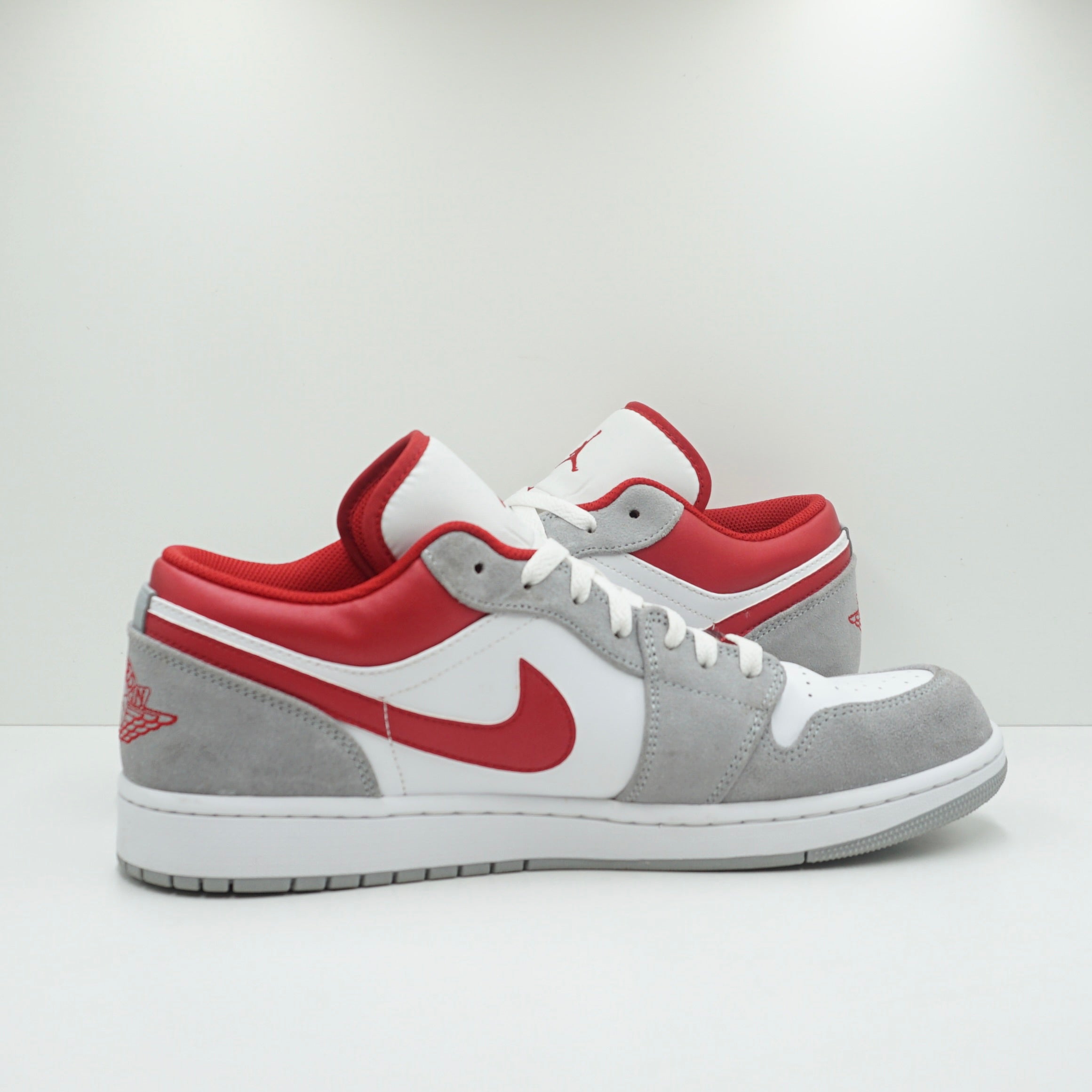 Jordan 1 Low SE Light Smoke Grey Gym Red