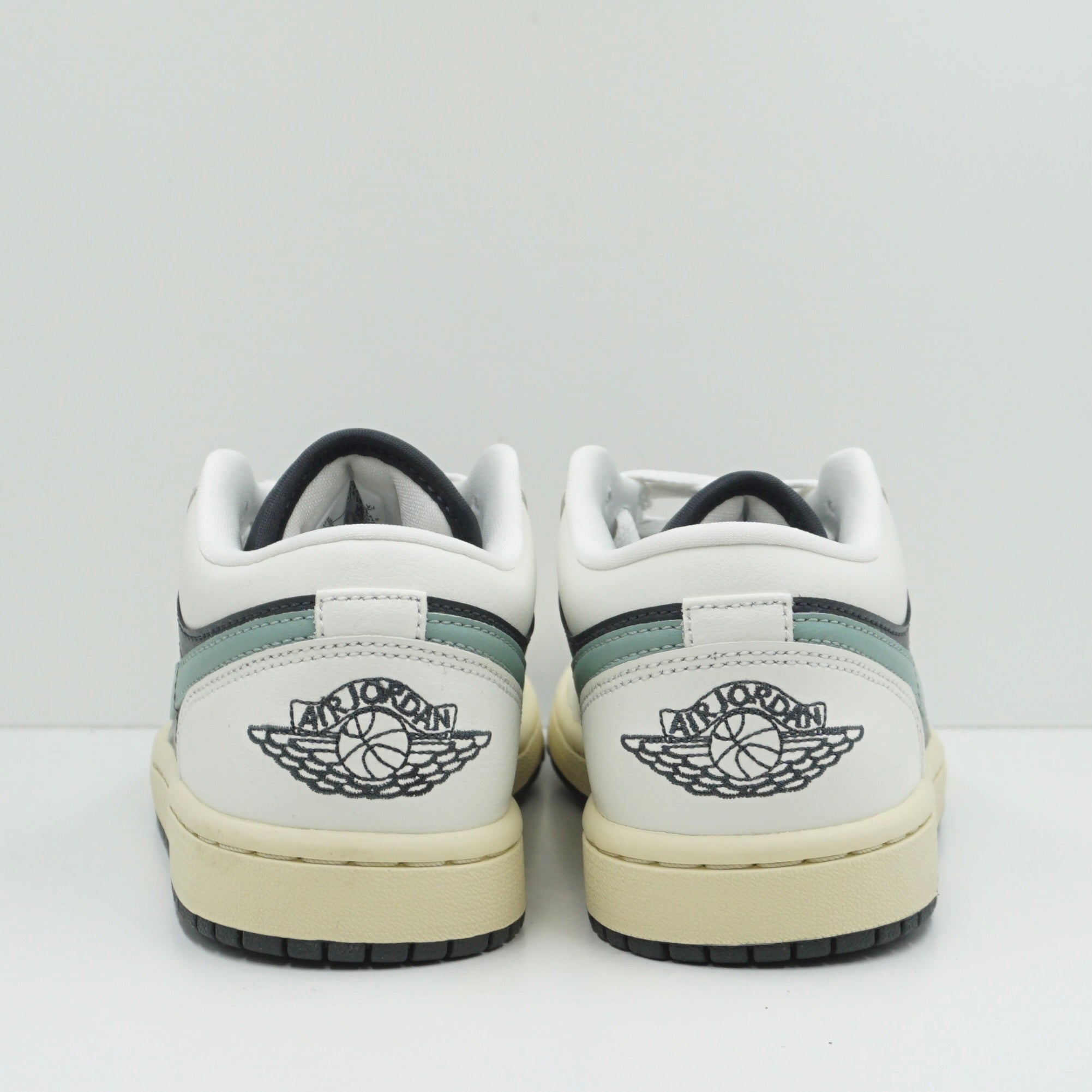 Jordan 1 Low Jade Smoke (W)