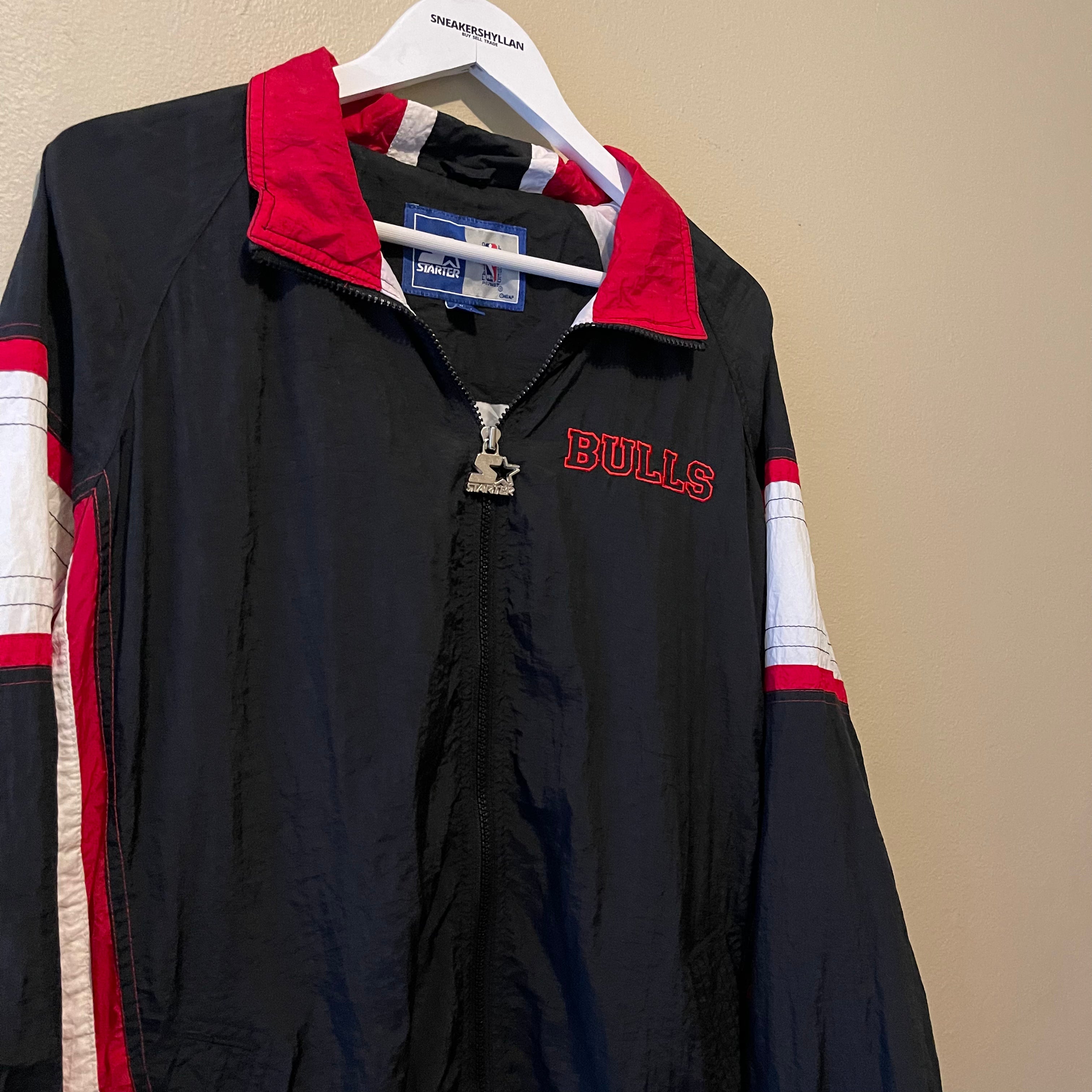 Starter Chicago Bulls Light Weight NBA Jacket