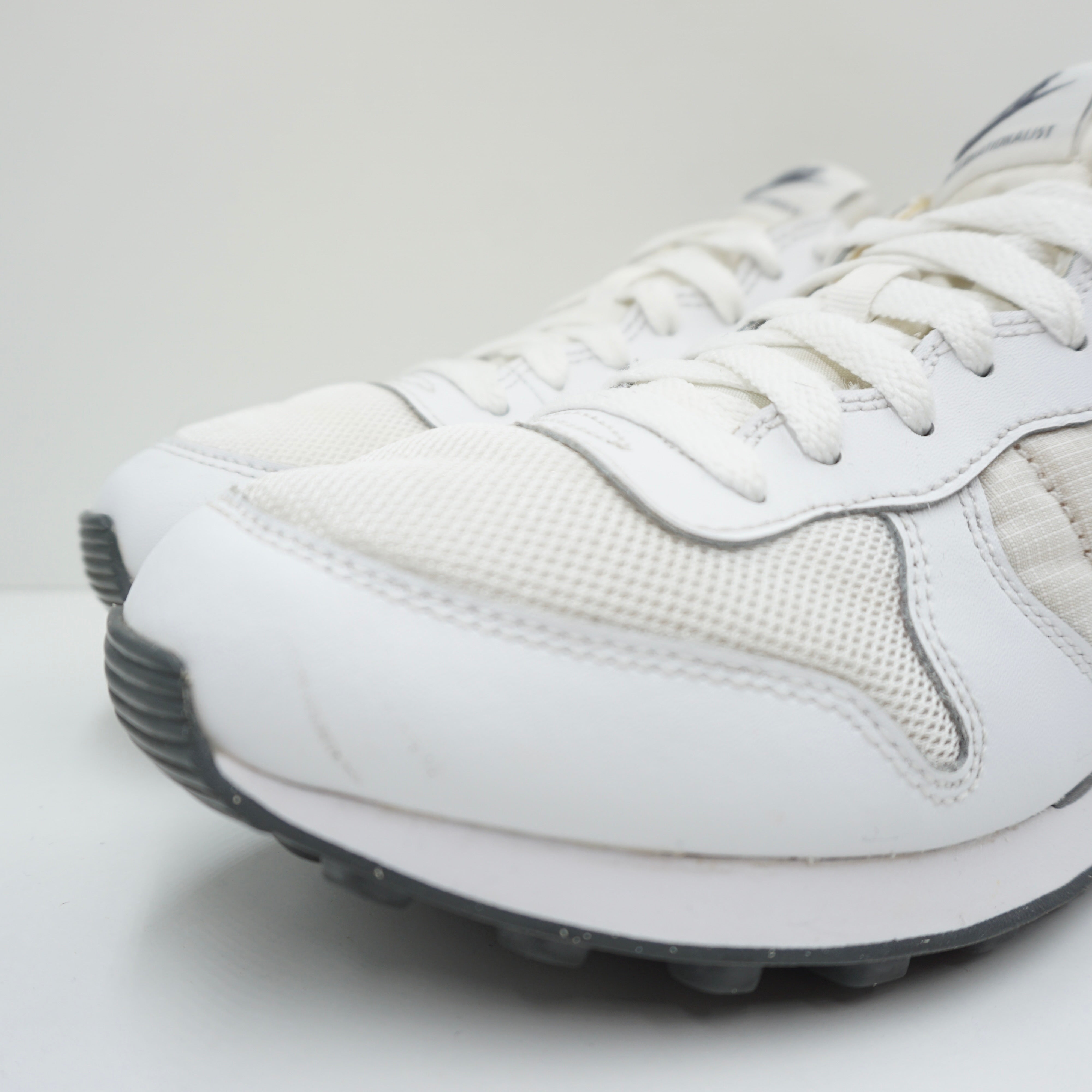 Nike Internationalist White Grey