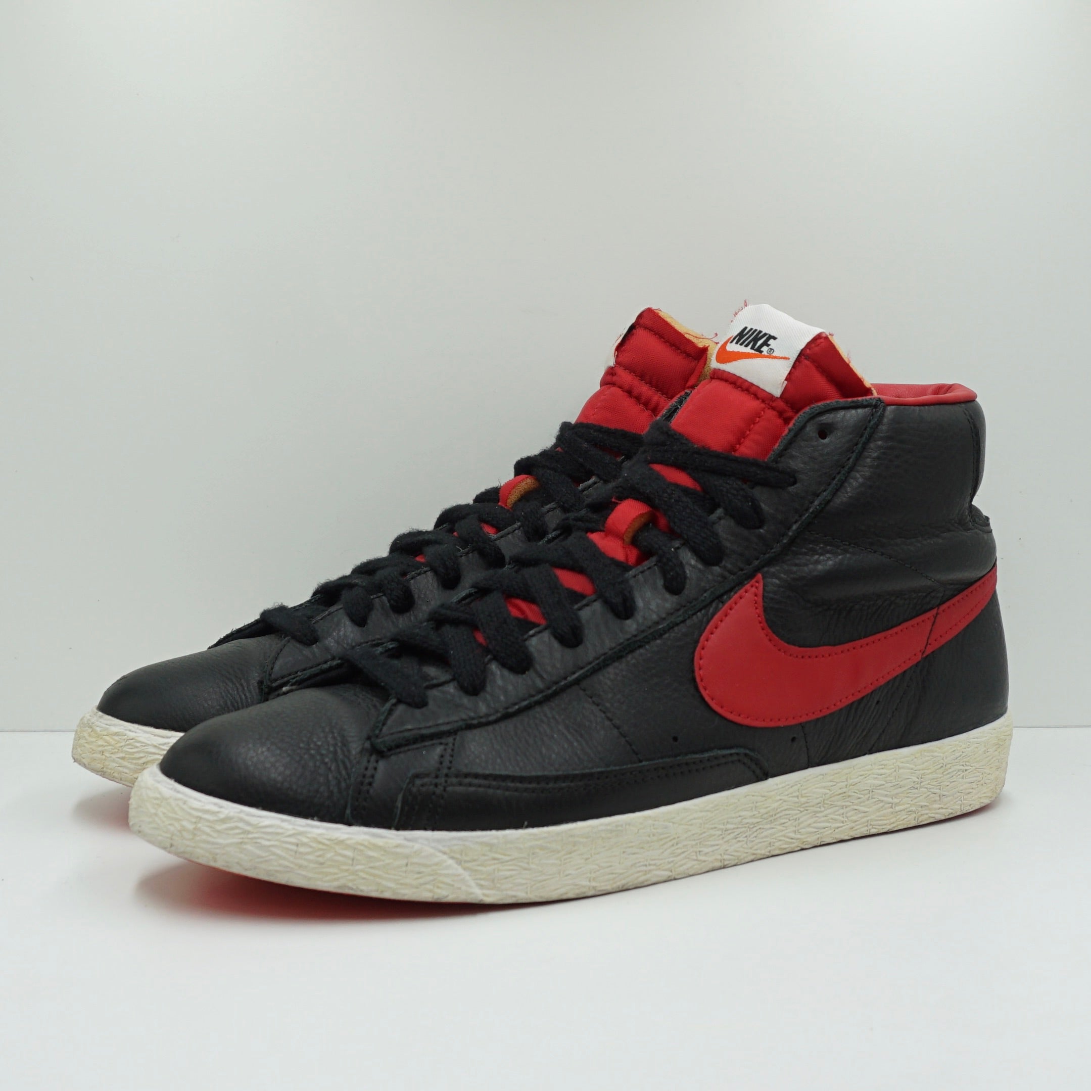 Nike Blazer Mid Premium Black Red