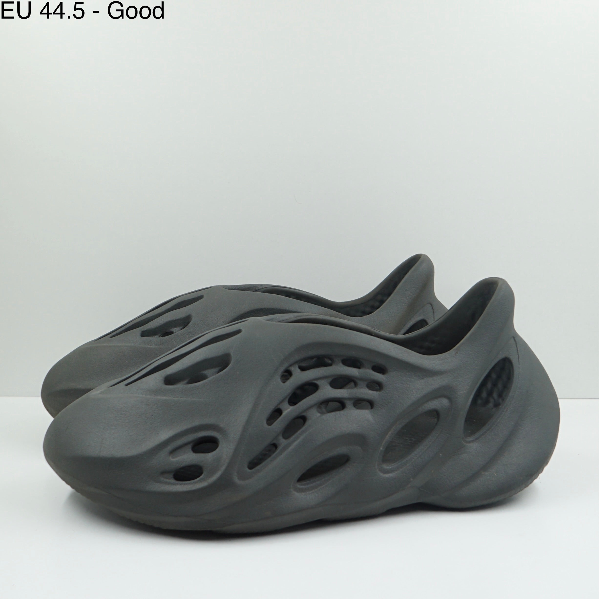 Adidas Yeezy Foam RNNR Carbon