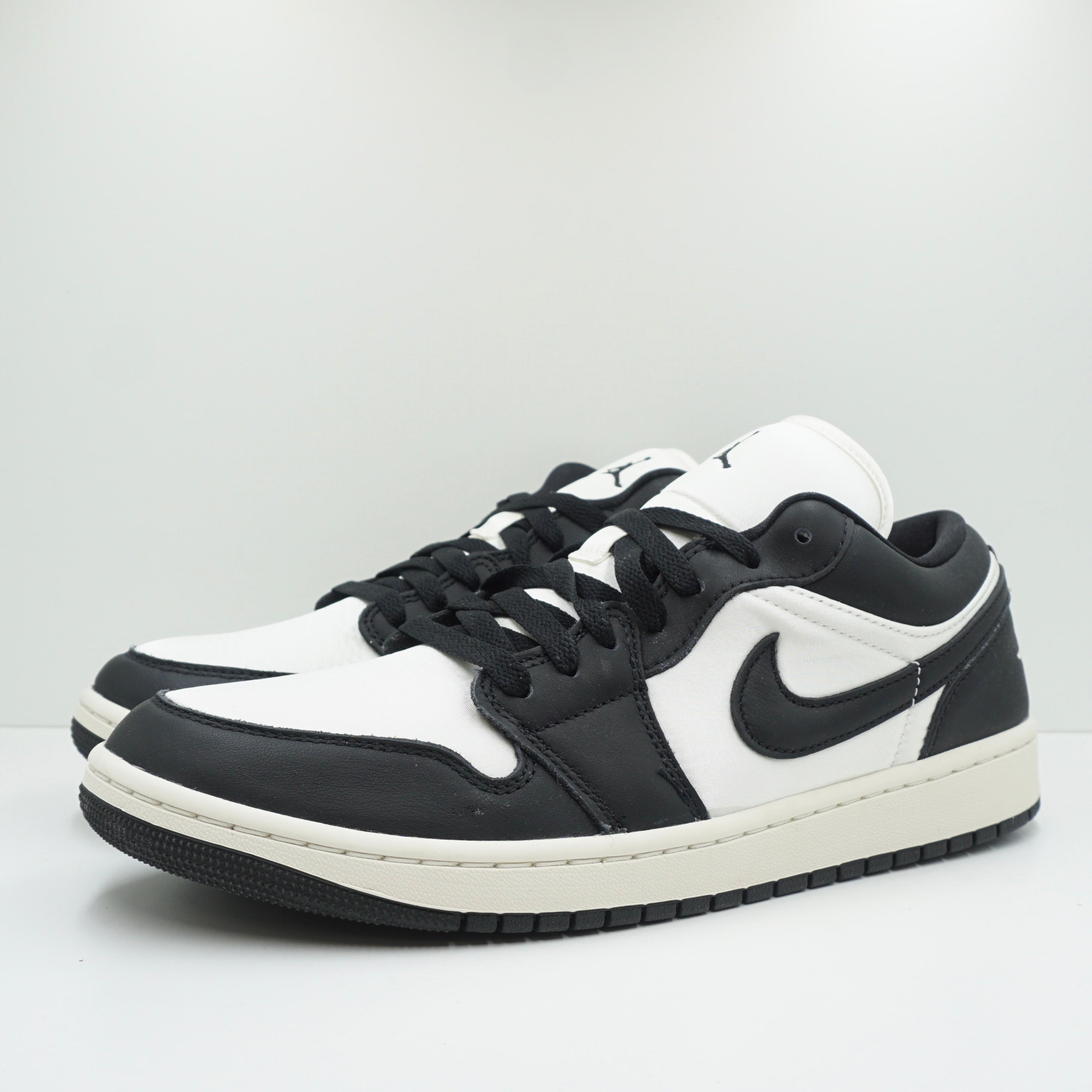 Jordan 1 Low SE Vintage Panda (W)