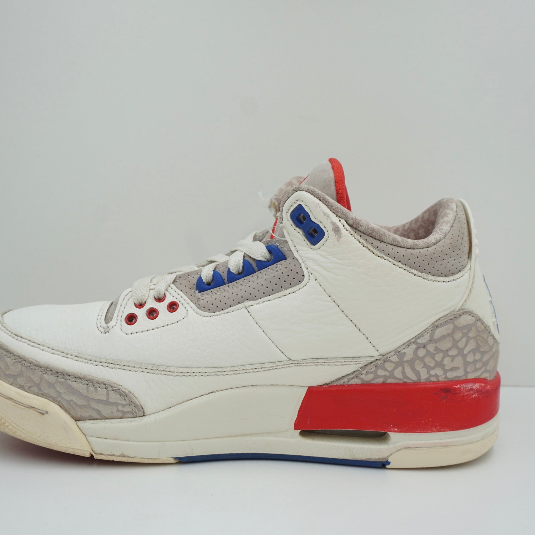 Jordan 3 Retro International Flight