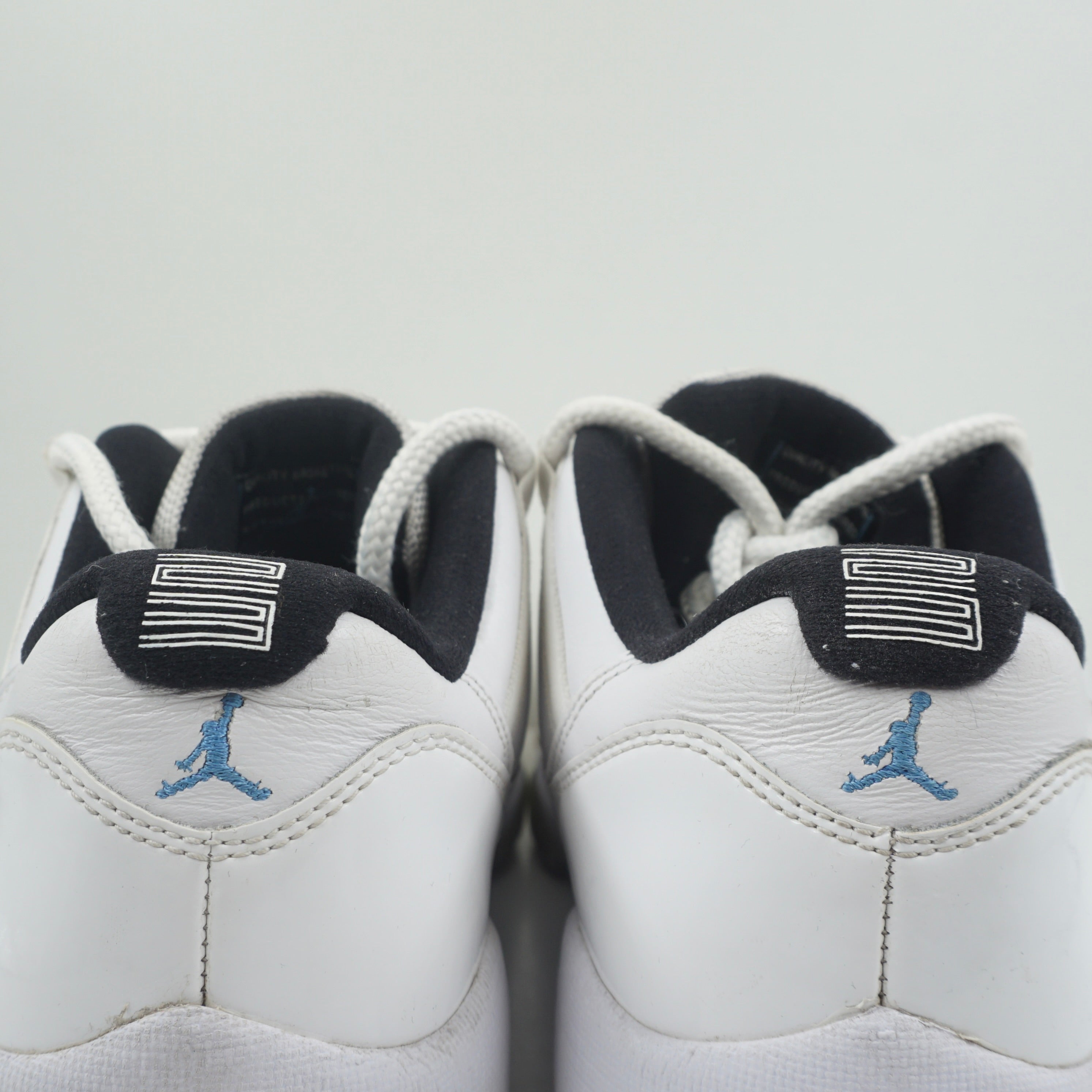 Jordan 11 Retro Low Legend Blue