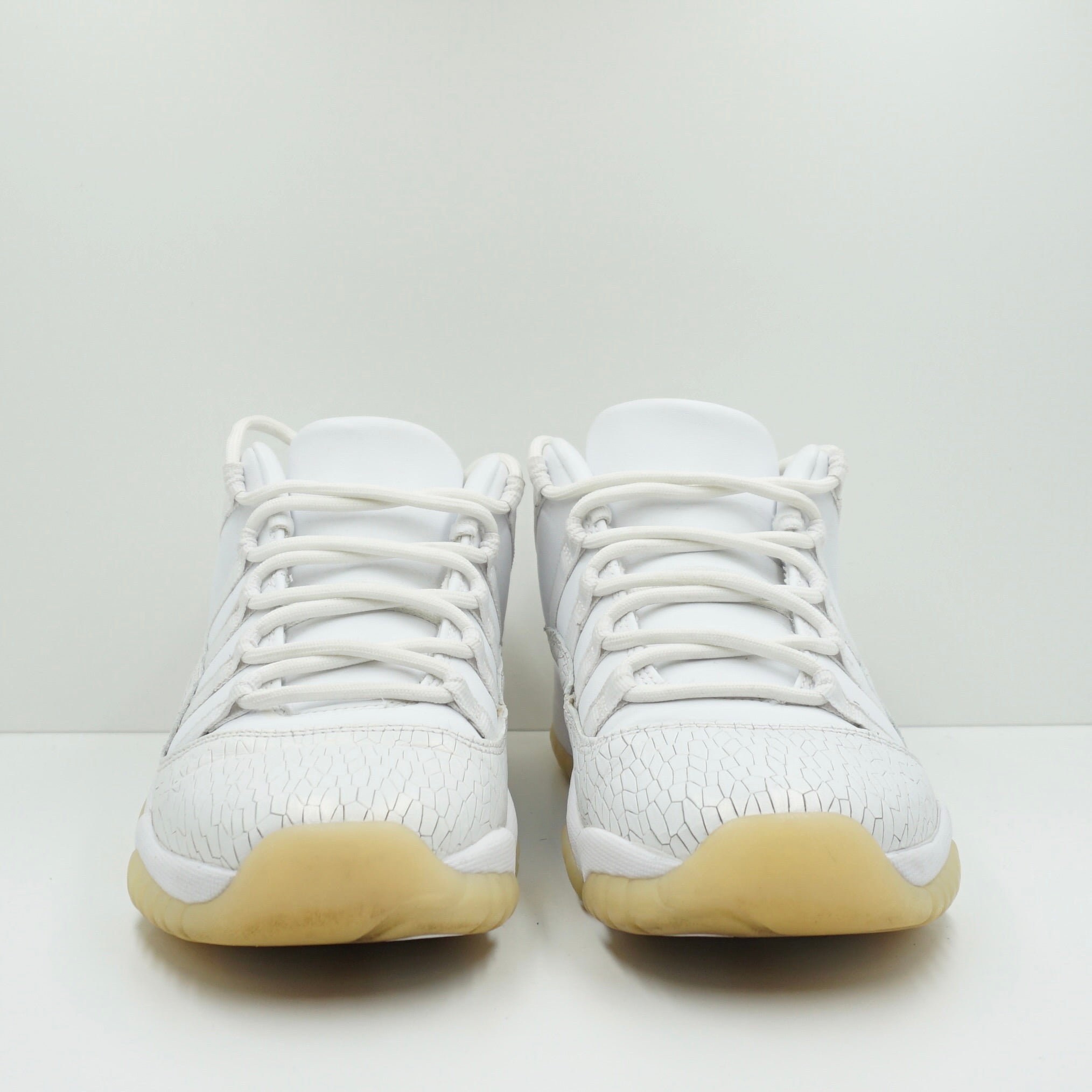 Jordan 11 Retro Low Heiress Pure Platinum (GS)
