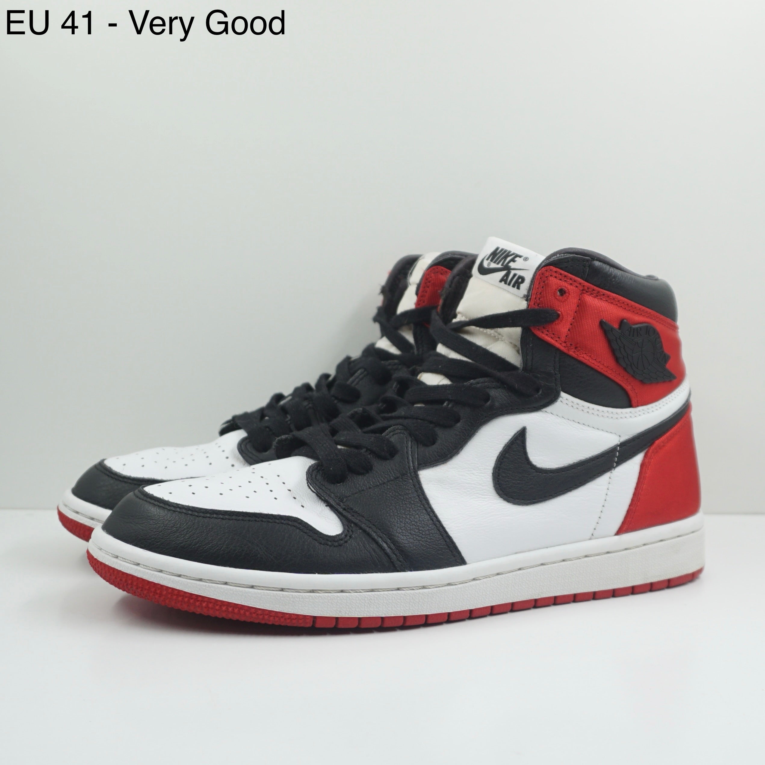 Jordan 1 Retro High Satin Black Toe (W)