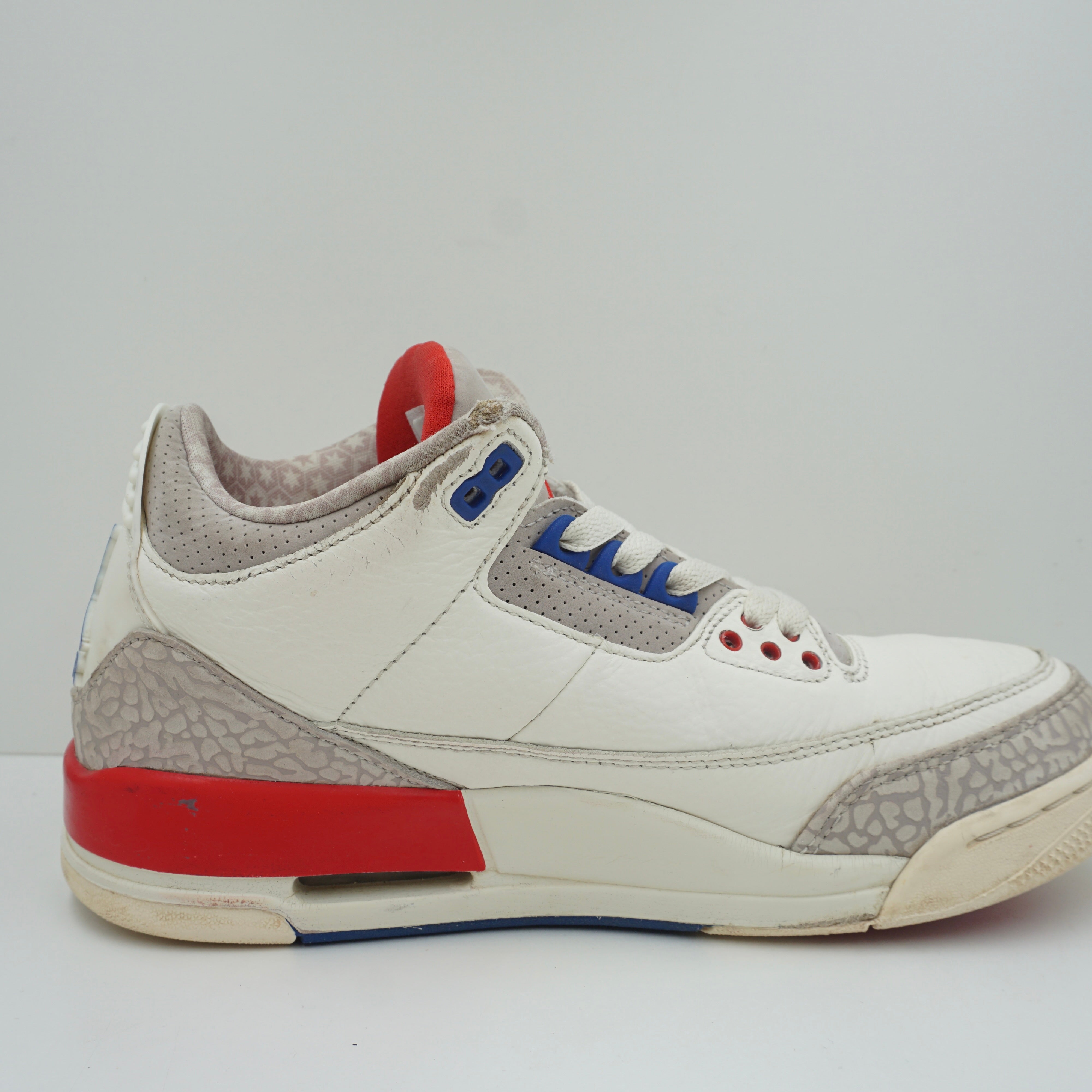 Jordan 3 Retro International Flight
