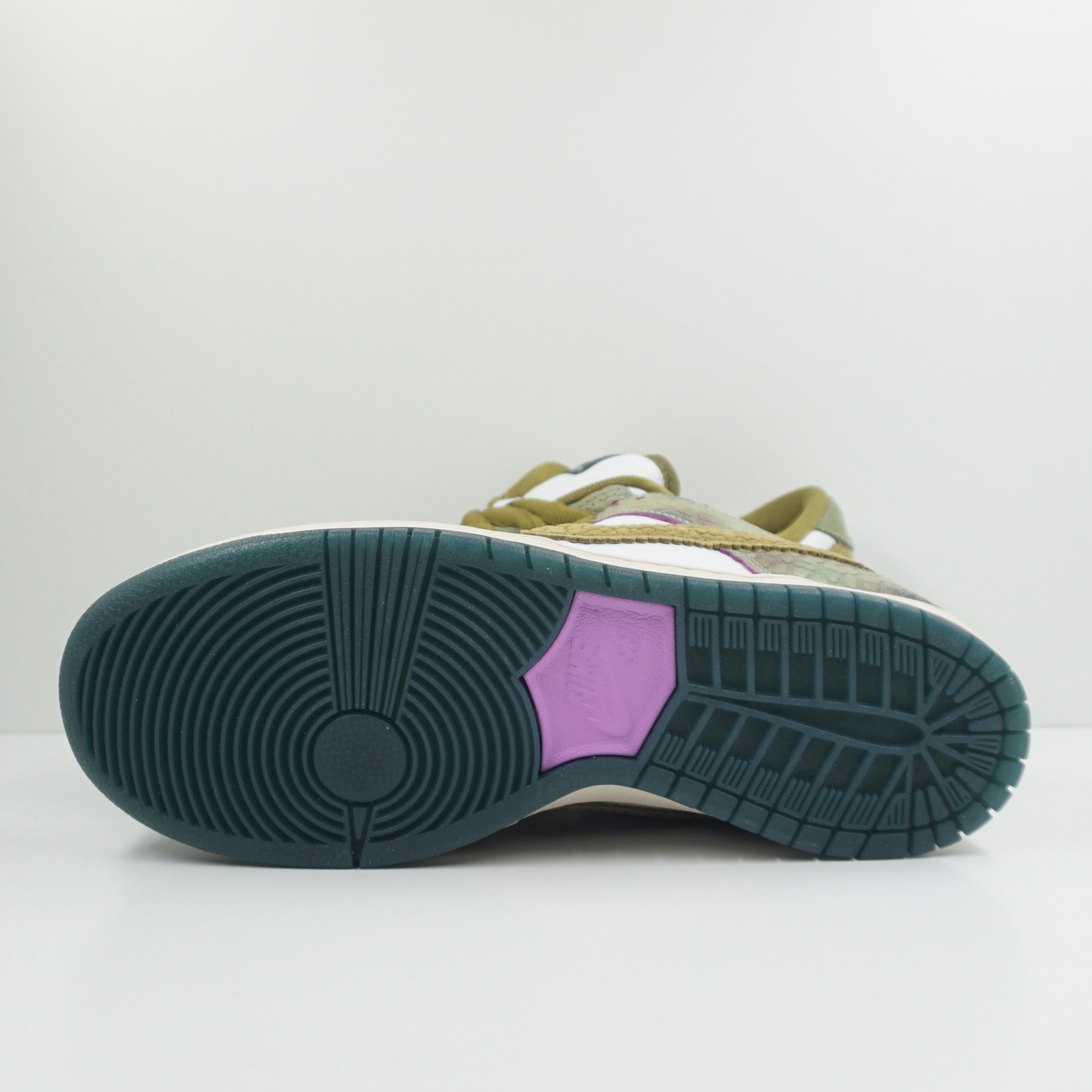 Nike SB Dunk Low Alexis Sablone Chameleon