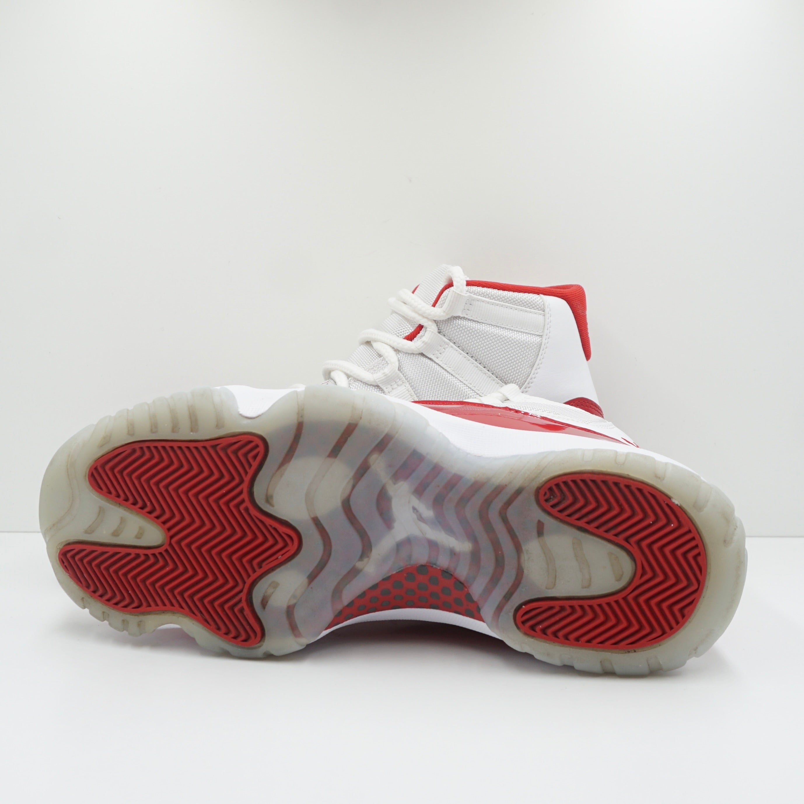 Jordan 11 Retro Cherry (2022)