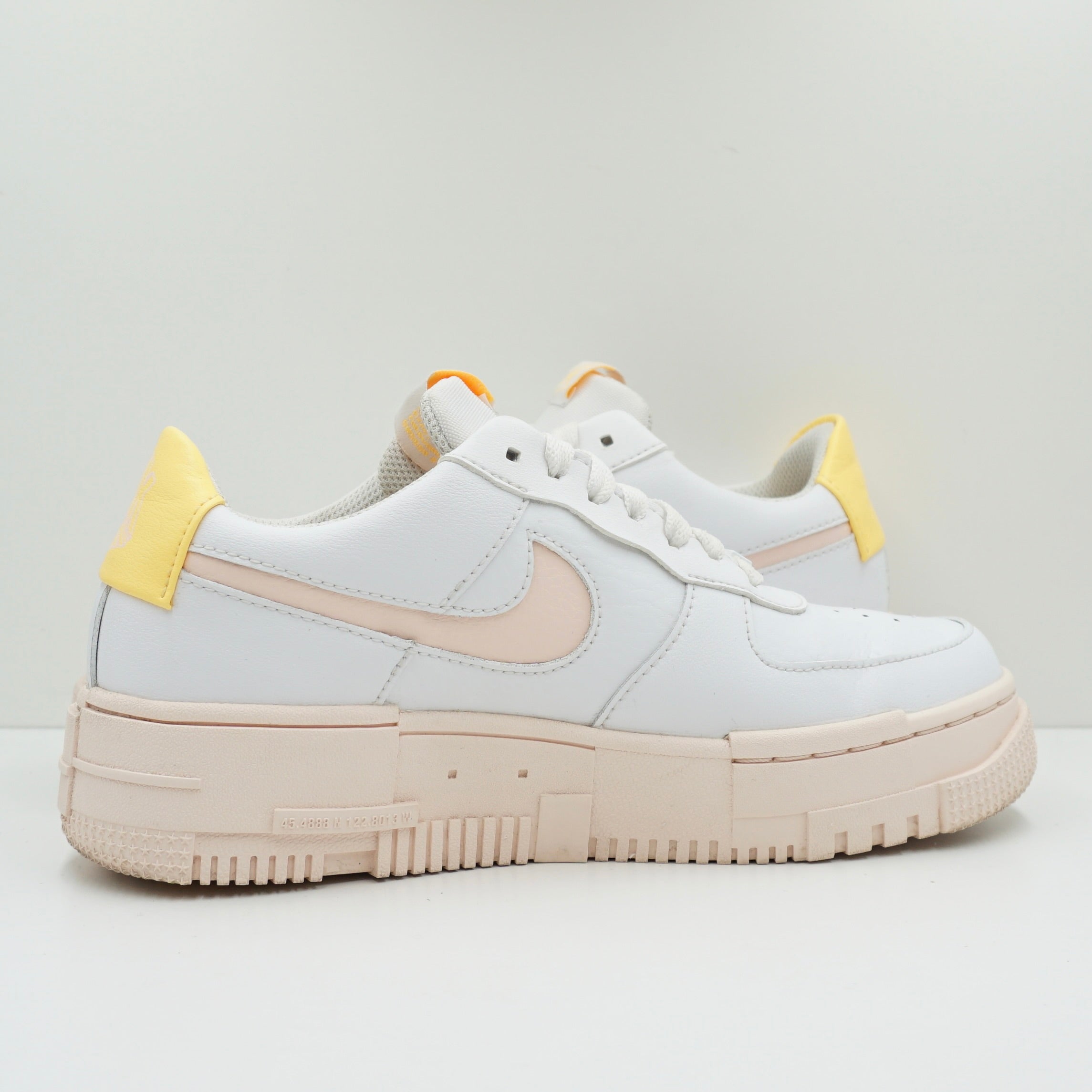 Nike Air Force 1 Pixel Arctic Orange (W)