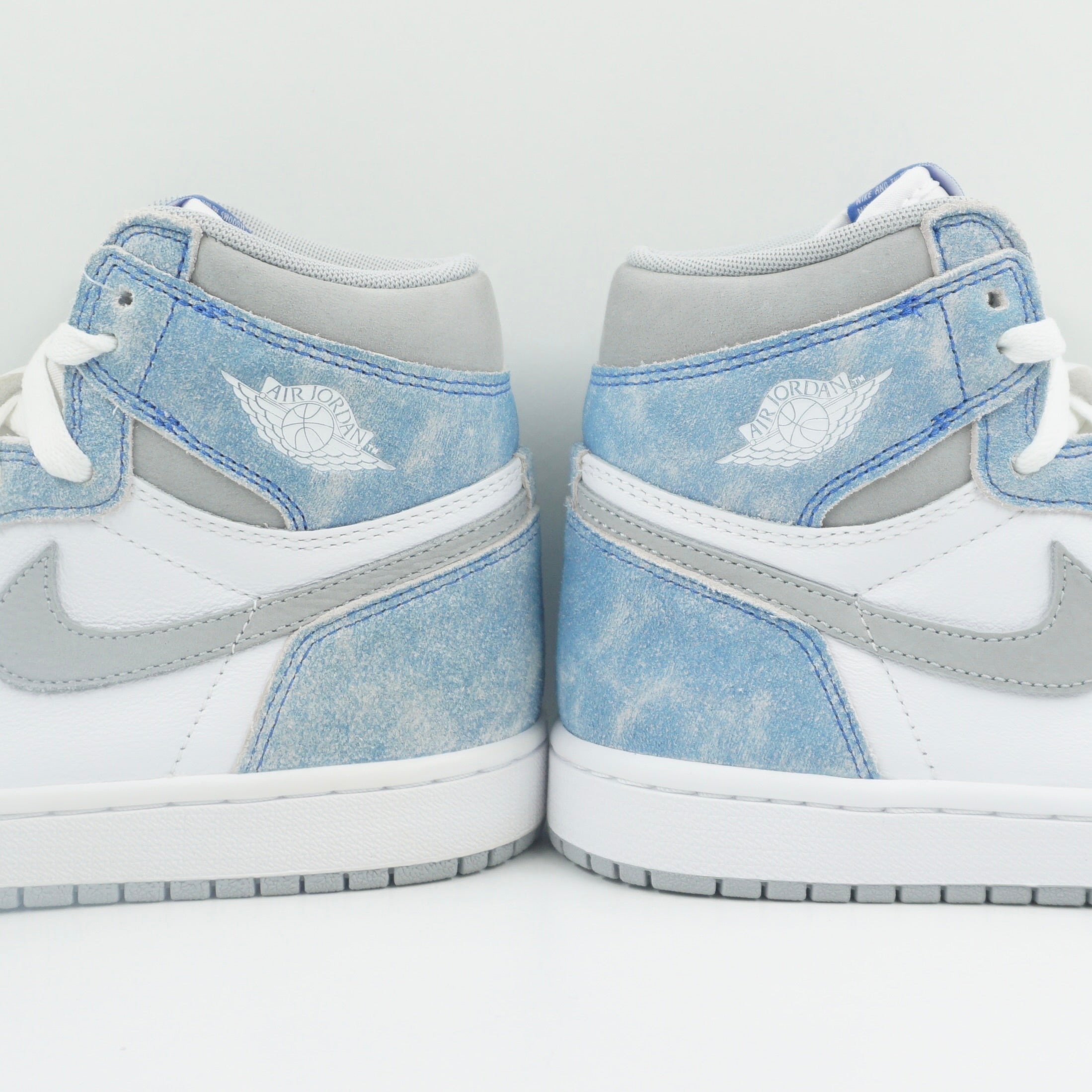Jordan 1 Retro High Hyper Royal Smoke Grey