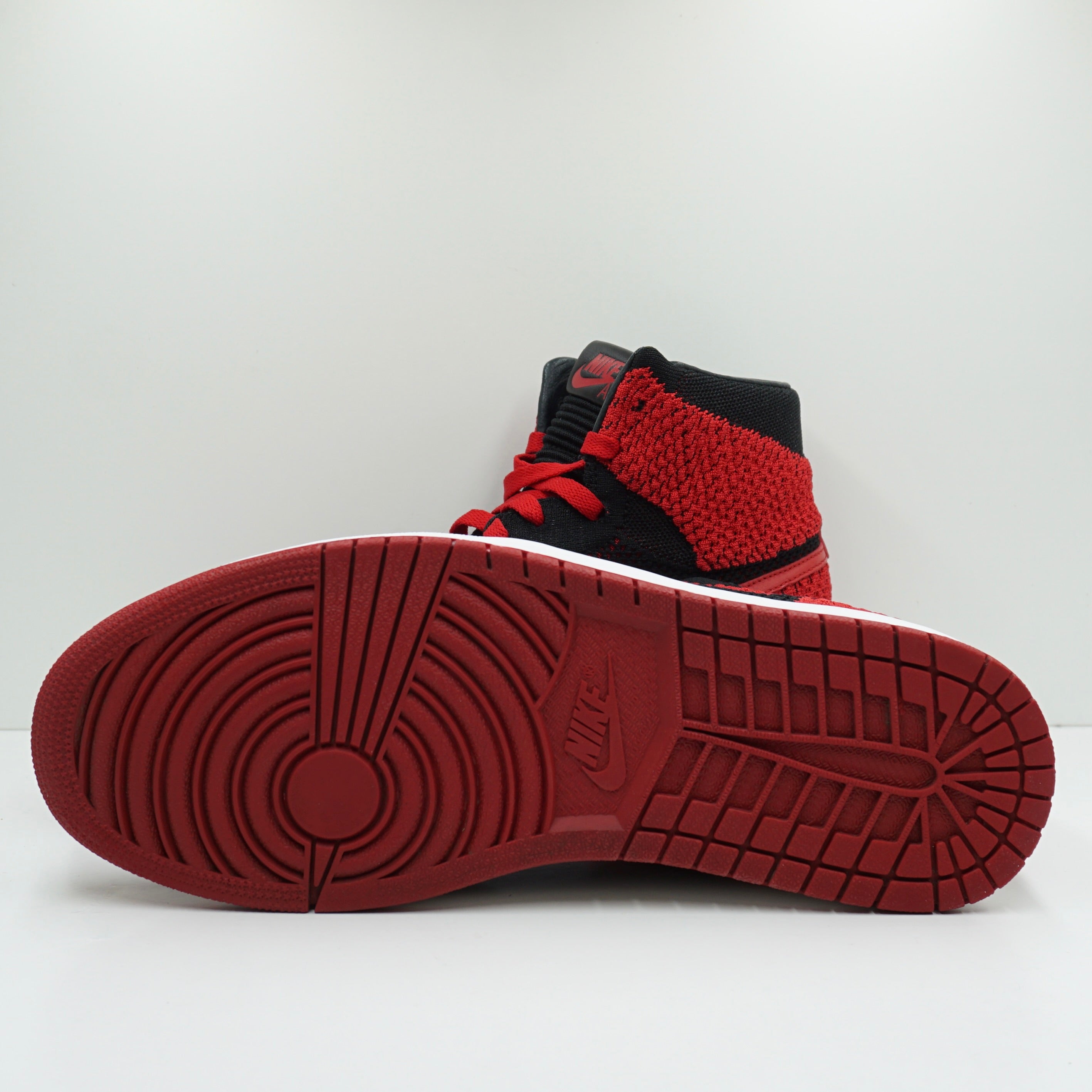 Jordan 1 Retro High Flyknit Bred