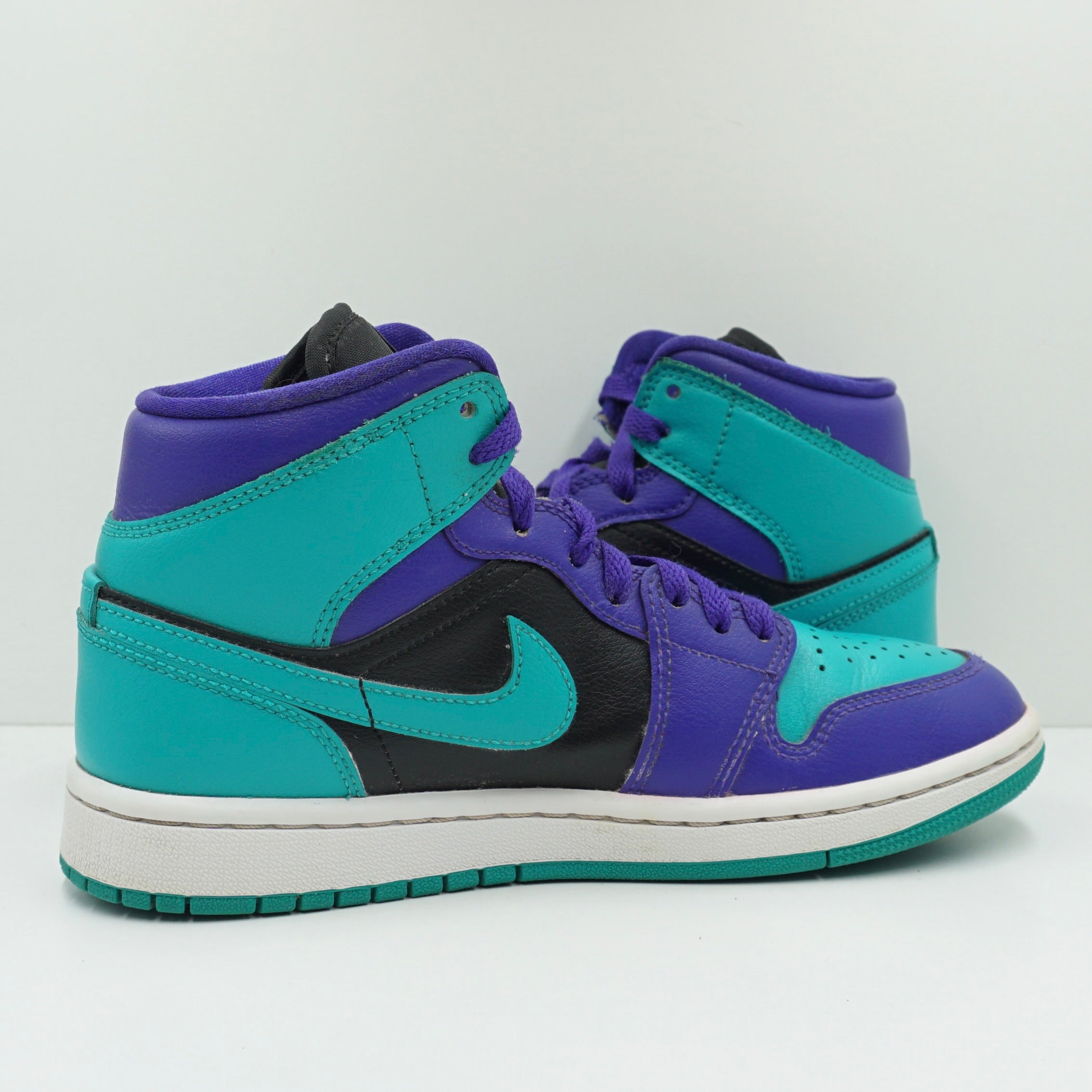 Jordan 1 Mid Black Grape (W)