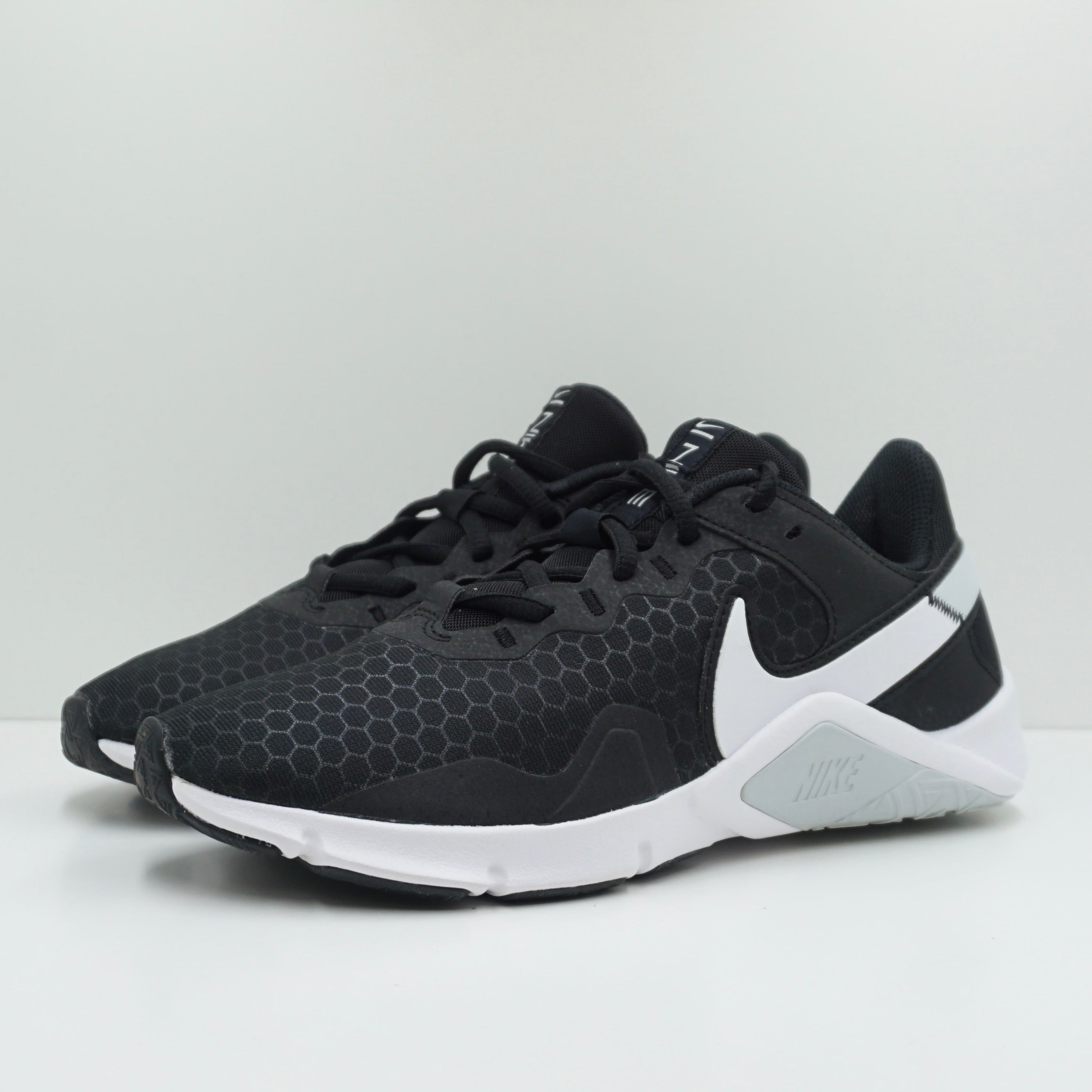Nike Legend Essential 2 Black (W)