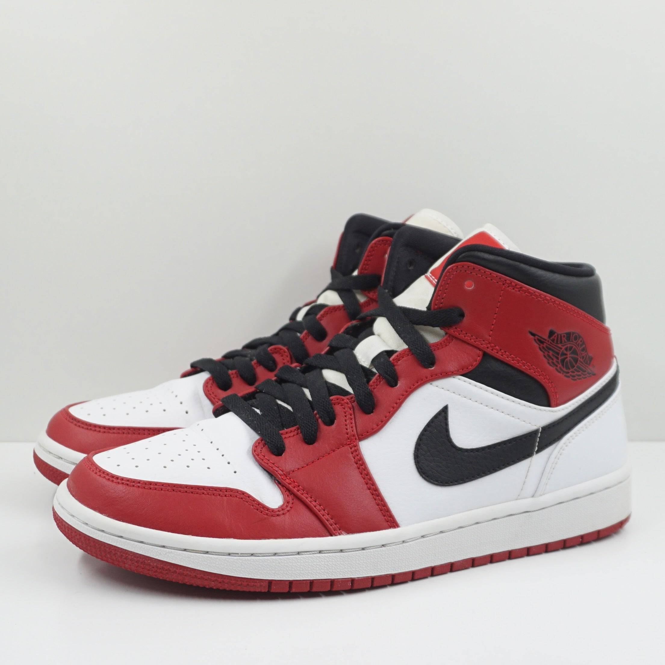 Jordan 1 Mid Chicago (2020)