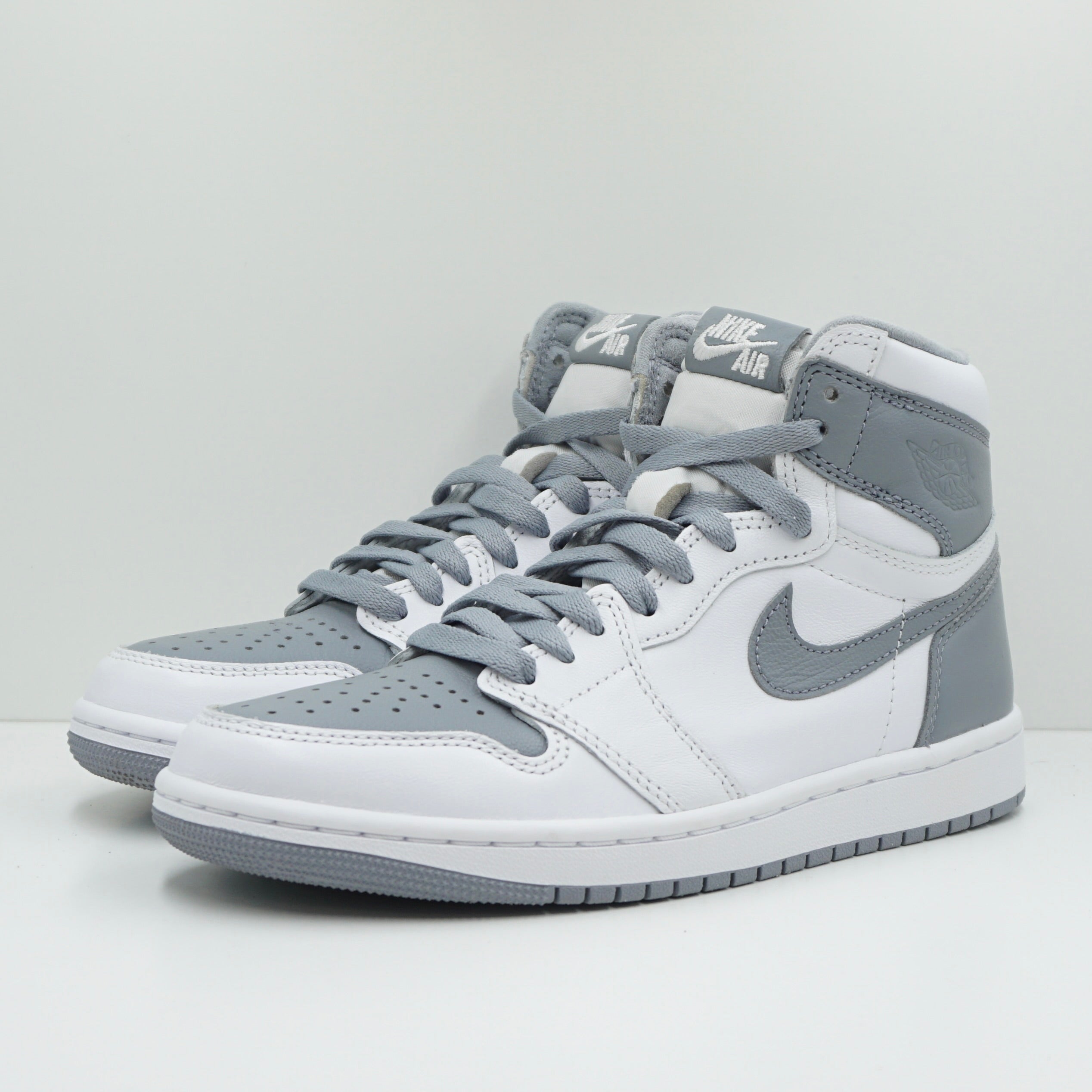 Jordan 1 Retro High OG Stealth